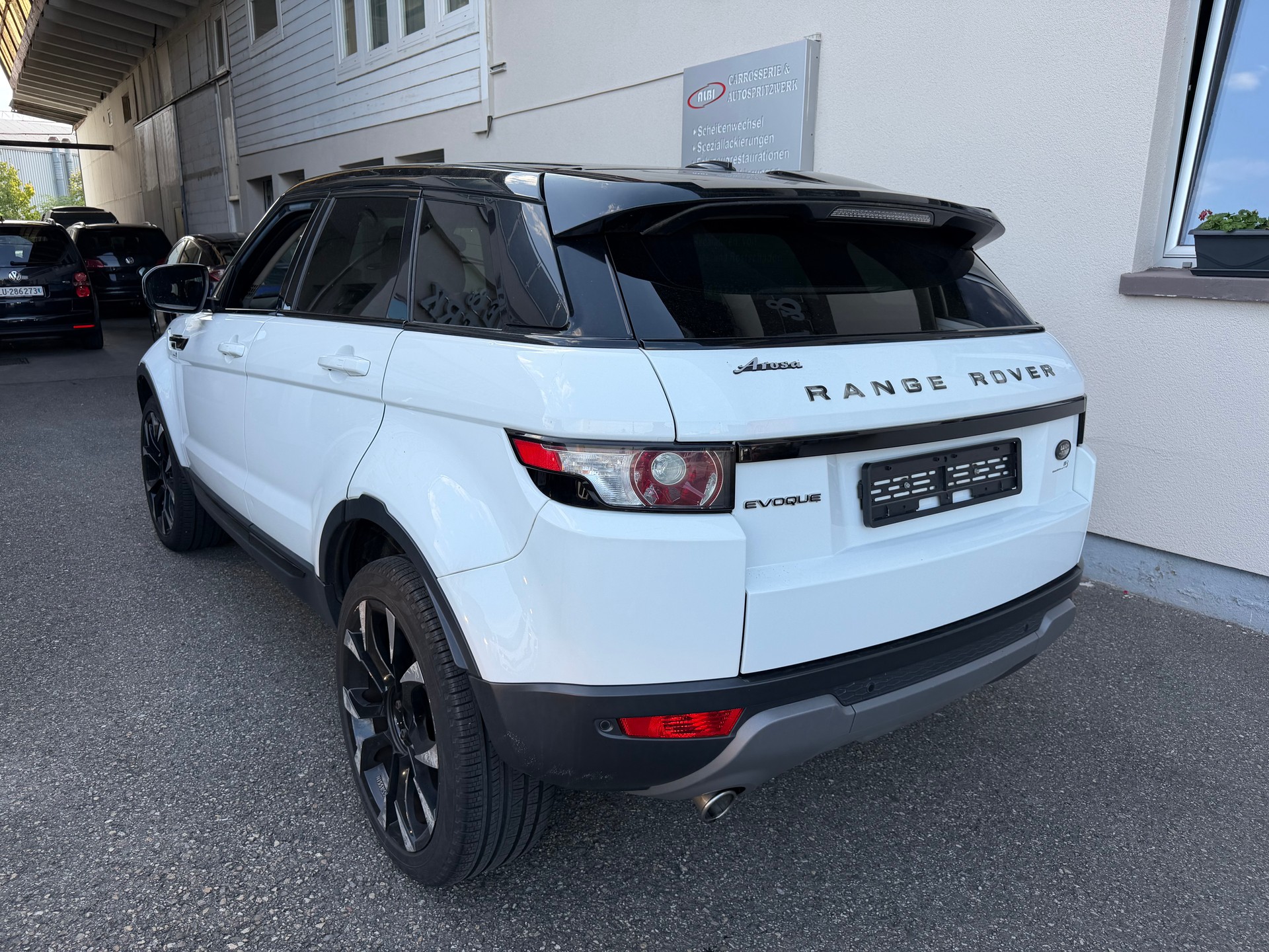LAND ROVER Range Rover Evoque 2.2 TD4 Pure-image-3