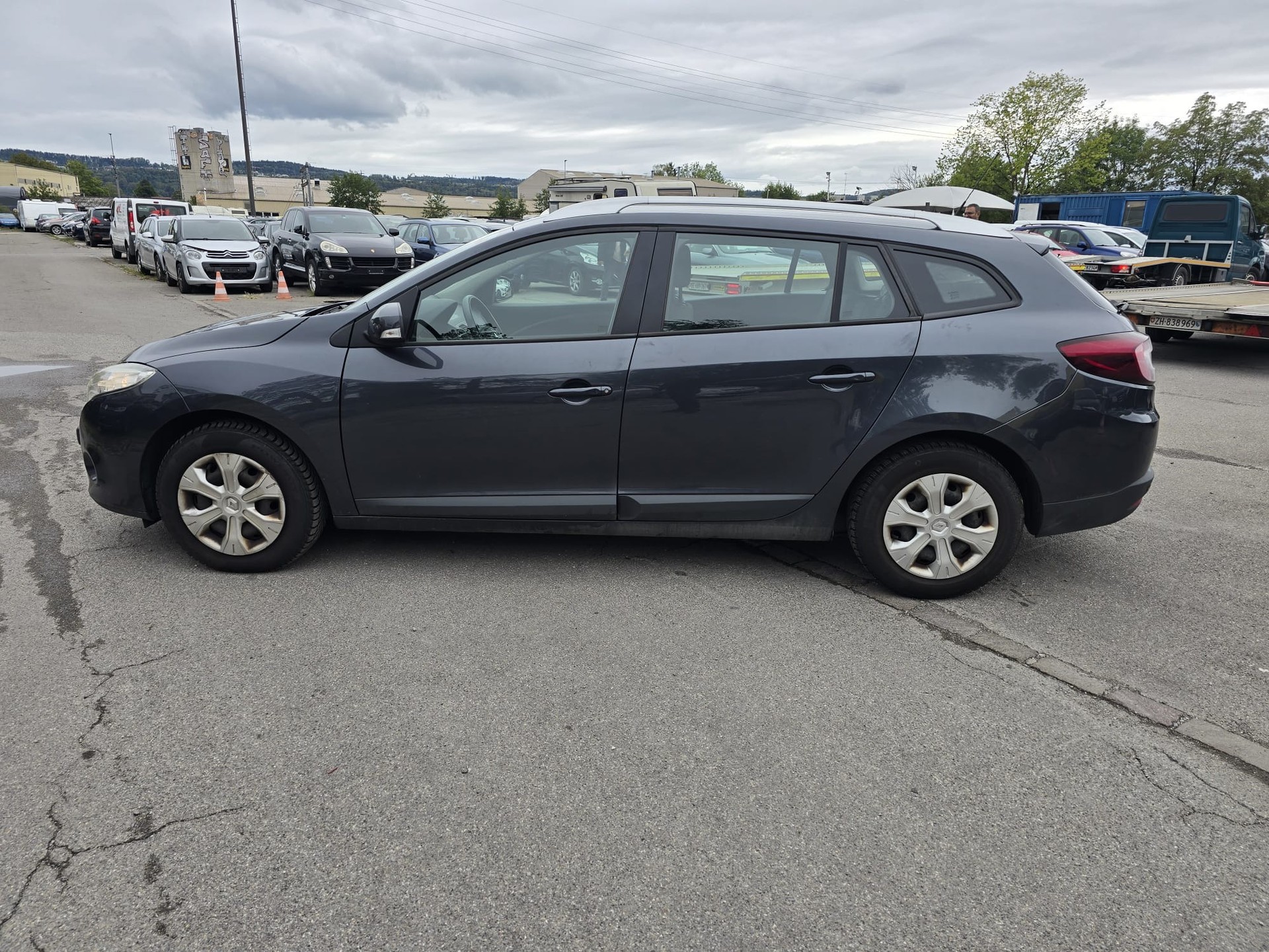 RENAULT Mégane Grandtour 1.5 dCi Expression-image-6