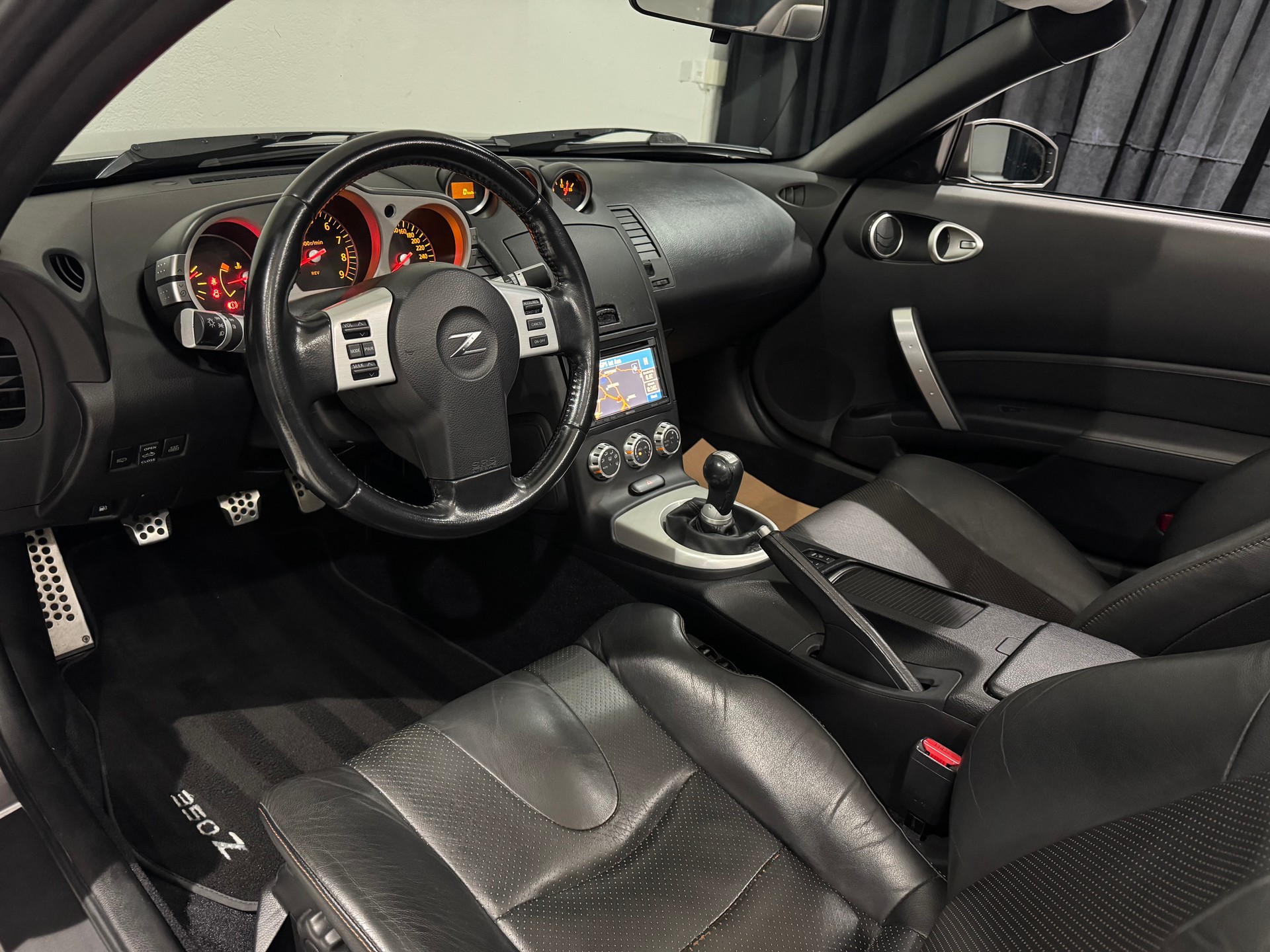 NISSAN 350 Z Roadster | CH |-image-14