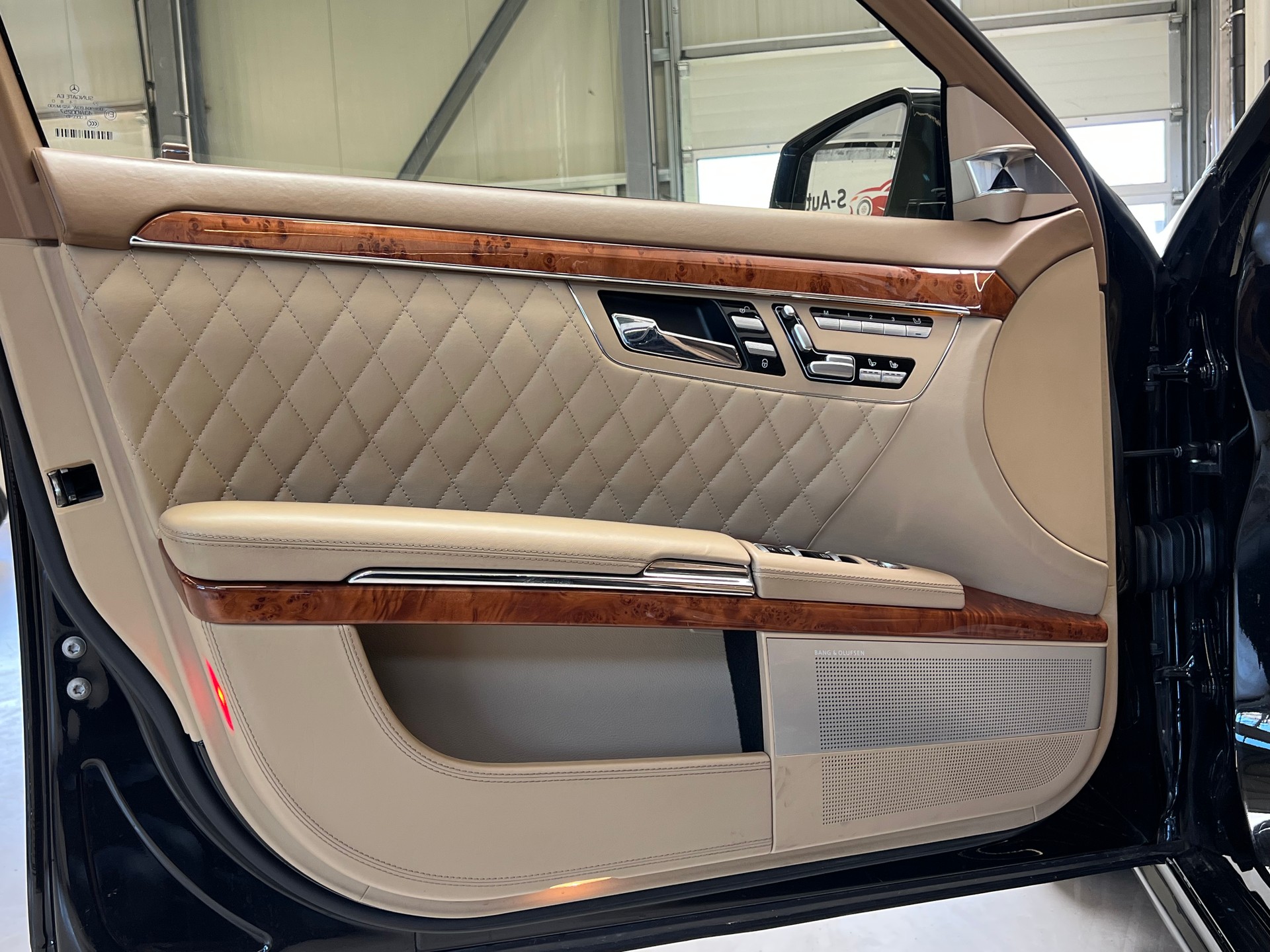 MERCEDES-BENZ S 65 AMG L Automatic-image-12