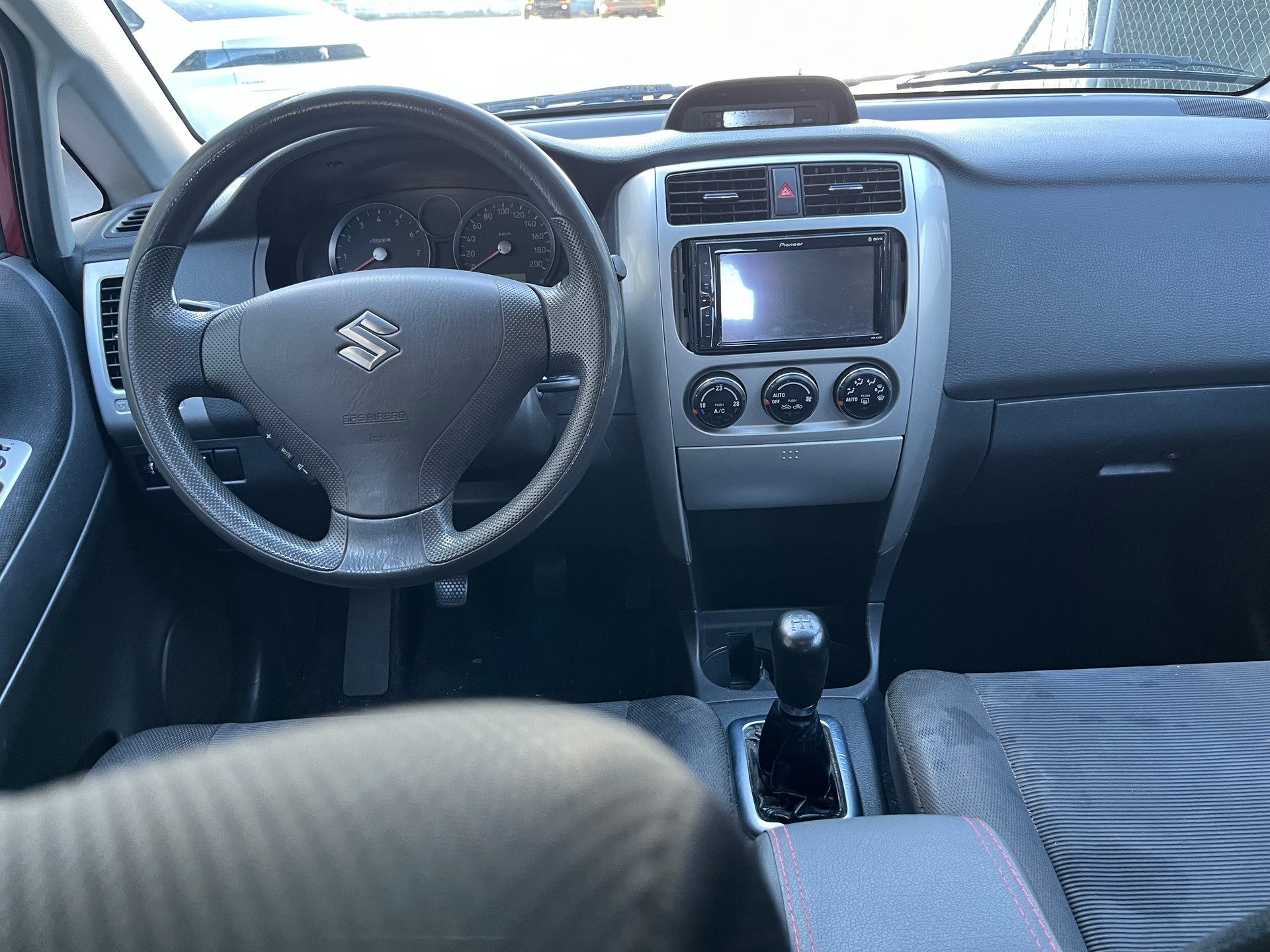 SUZUKI Liana 1.6 16V GL Top 4WD-image-10