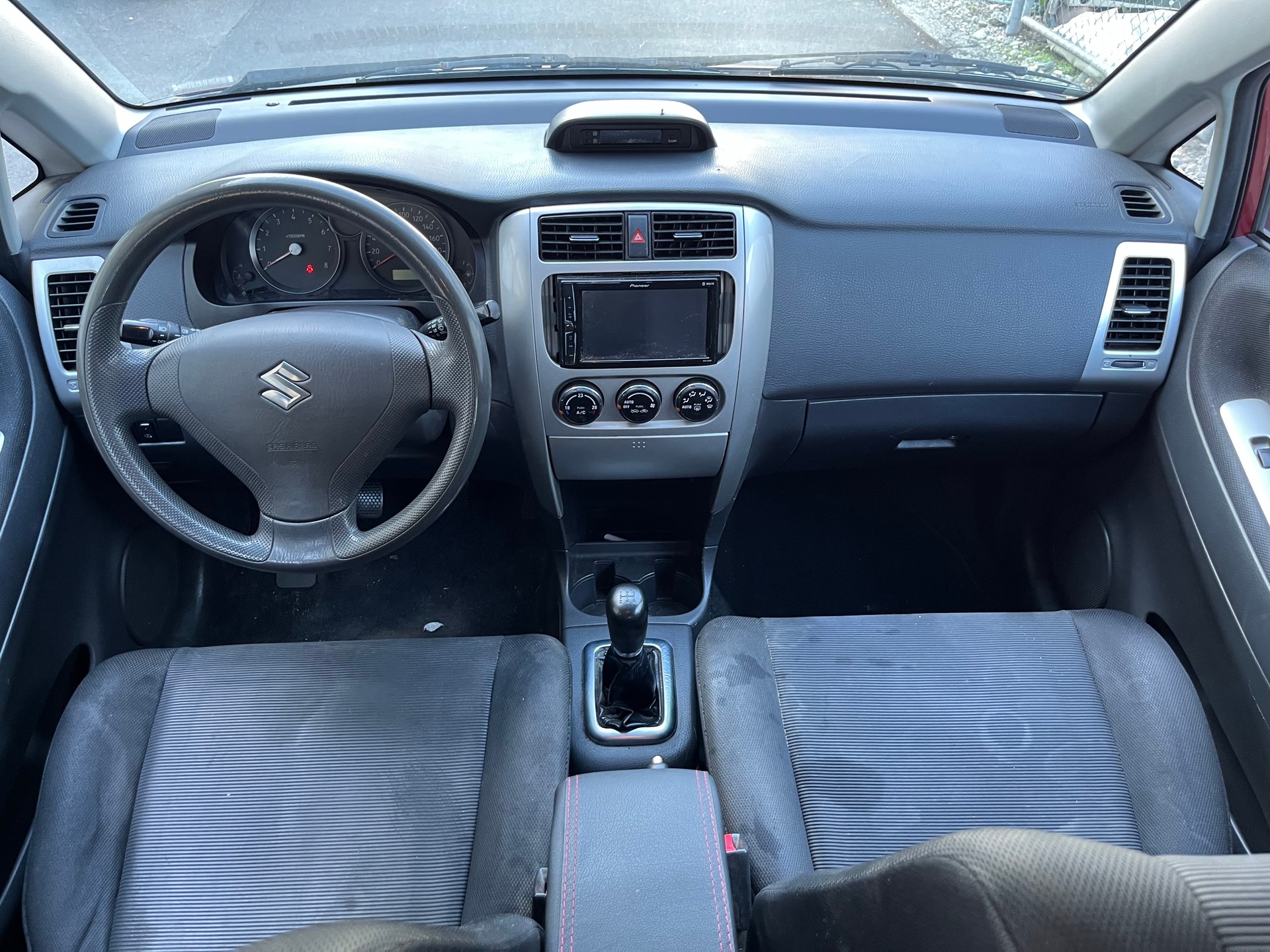 SUZUKI Liana 1.6 16V GL Top 4WD-image-8