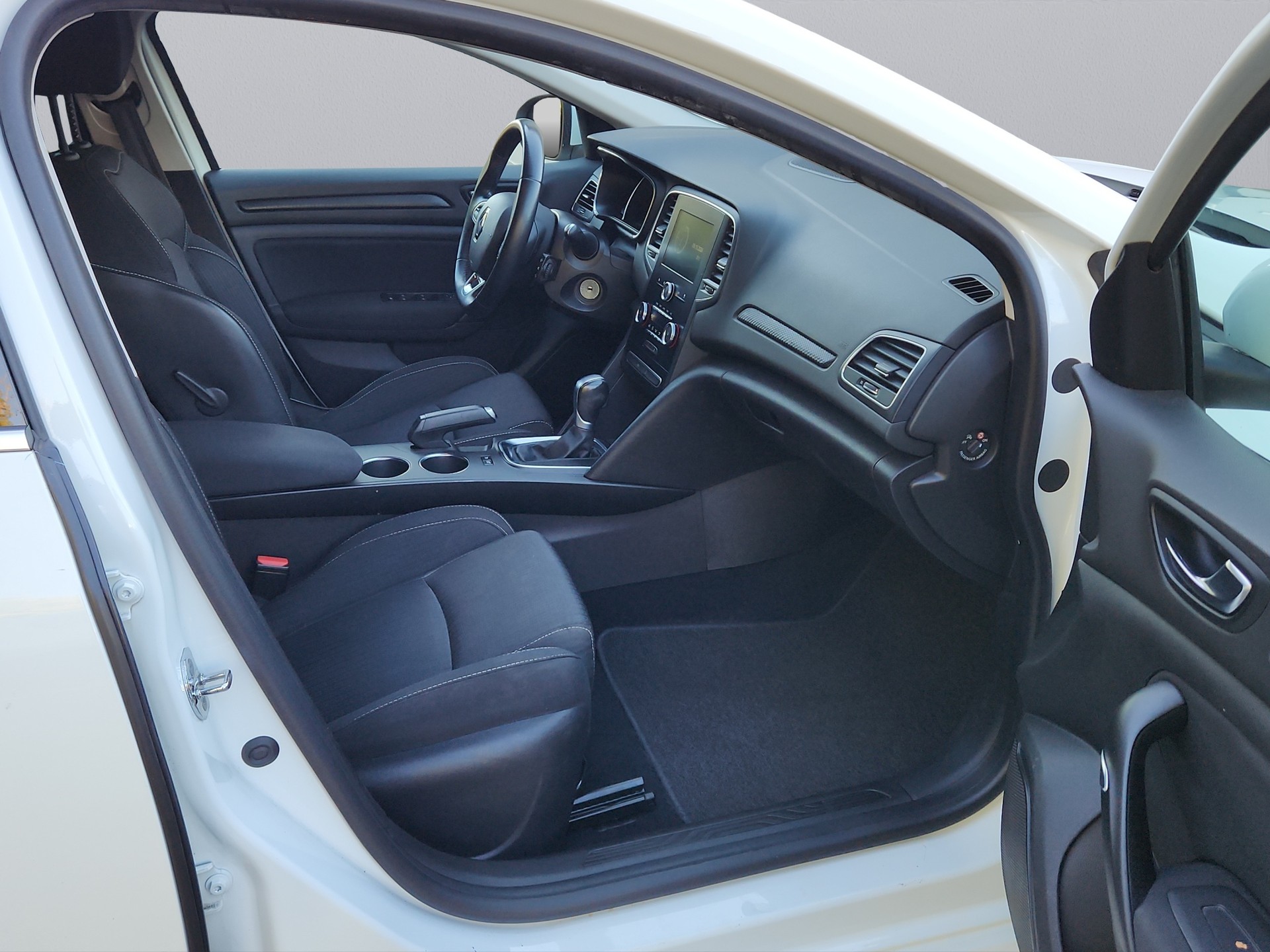 RENAULT Mégane Grandtour 1.5 dCi Business EDC-image-17