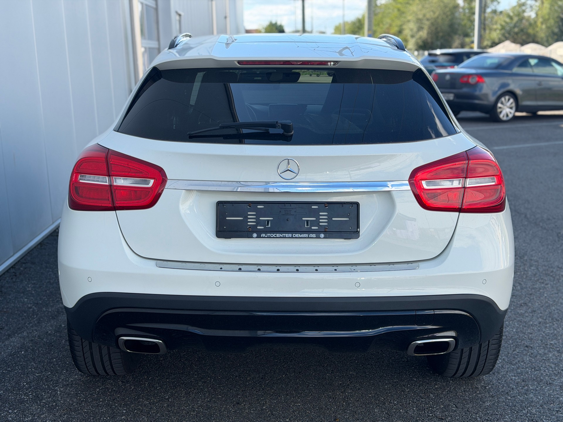 MERCEDES-BENZ GLA 200 7G-DCT-image-4