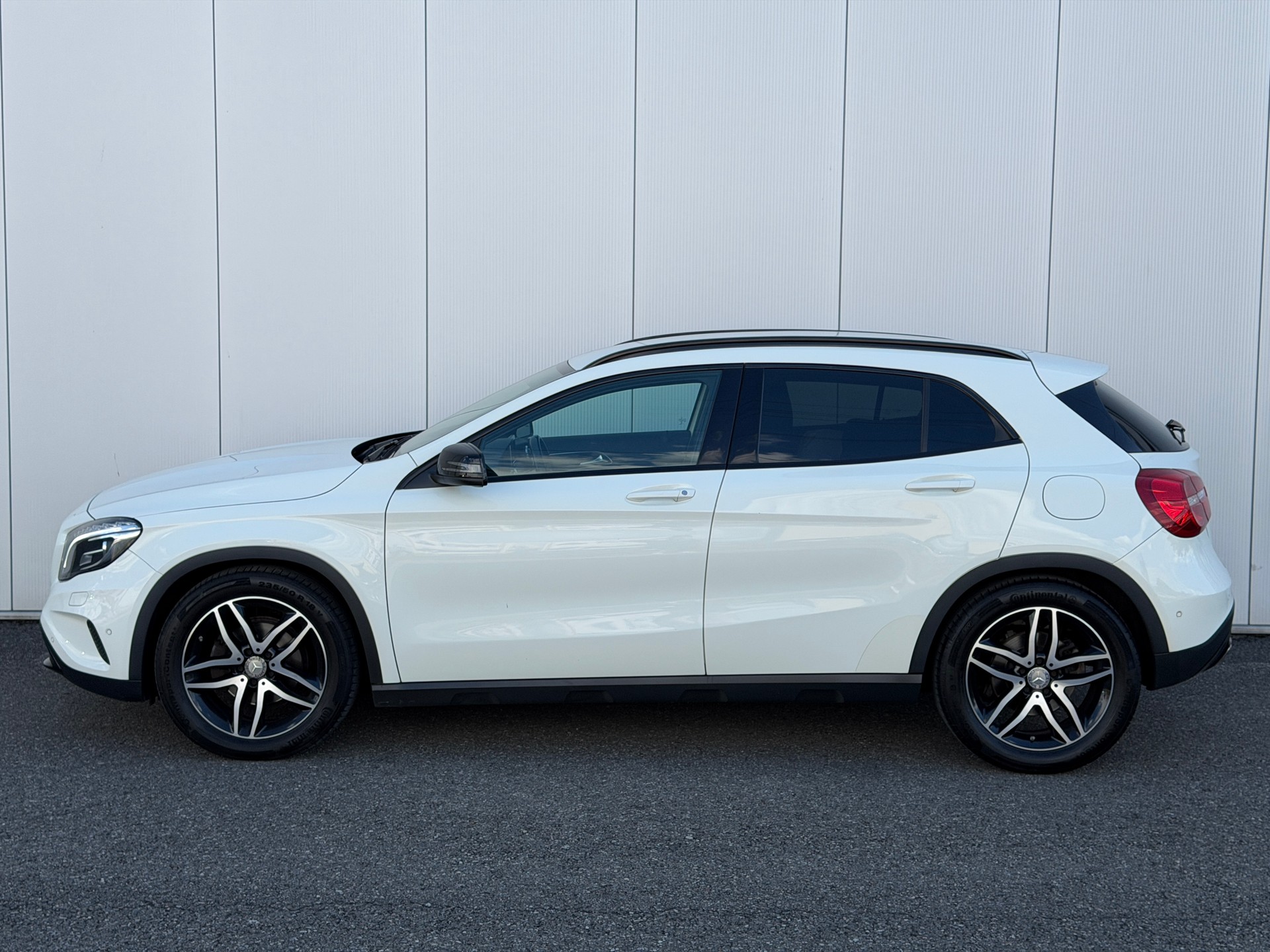 MERCEDES-BENZ GLA 200 7G-DCT-image-6