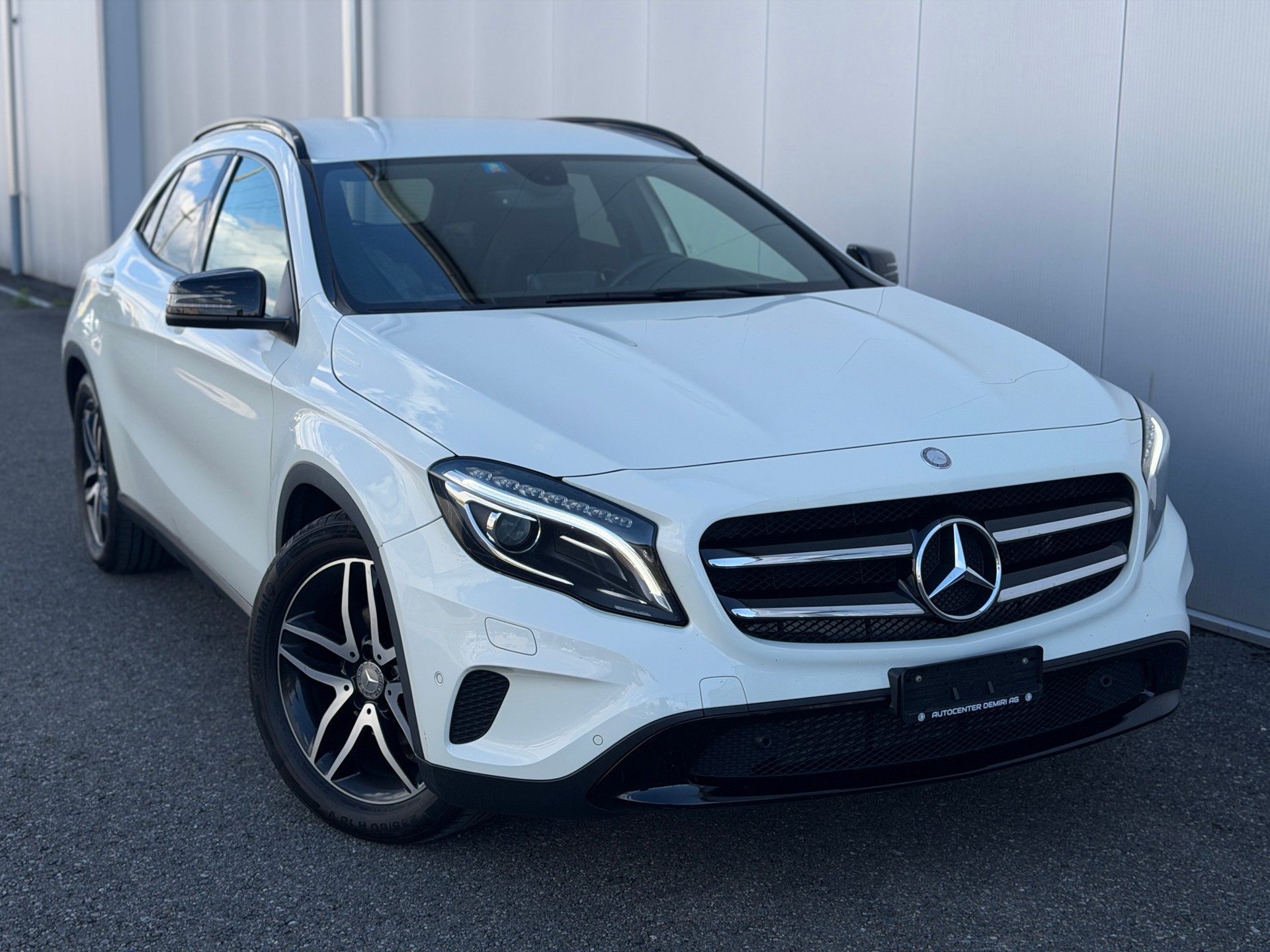 MERCEDES-BENZ GLA 200 7G-DCT-image-0