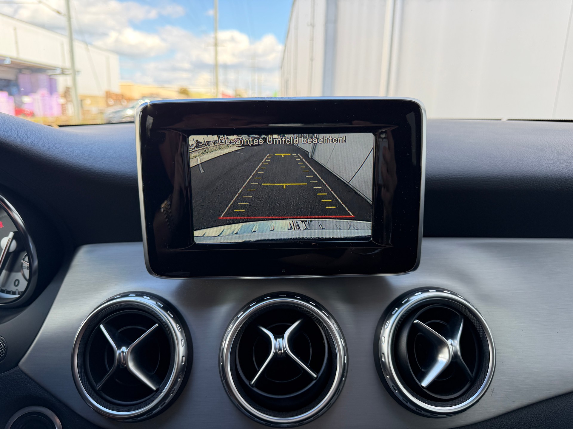 MERCEDES-BENZ GLA 200 7G-DCT-image-14