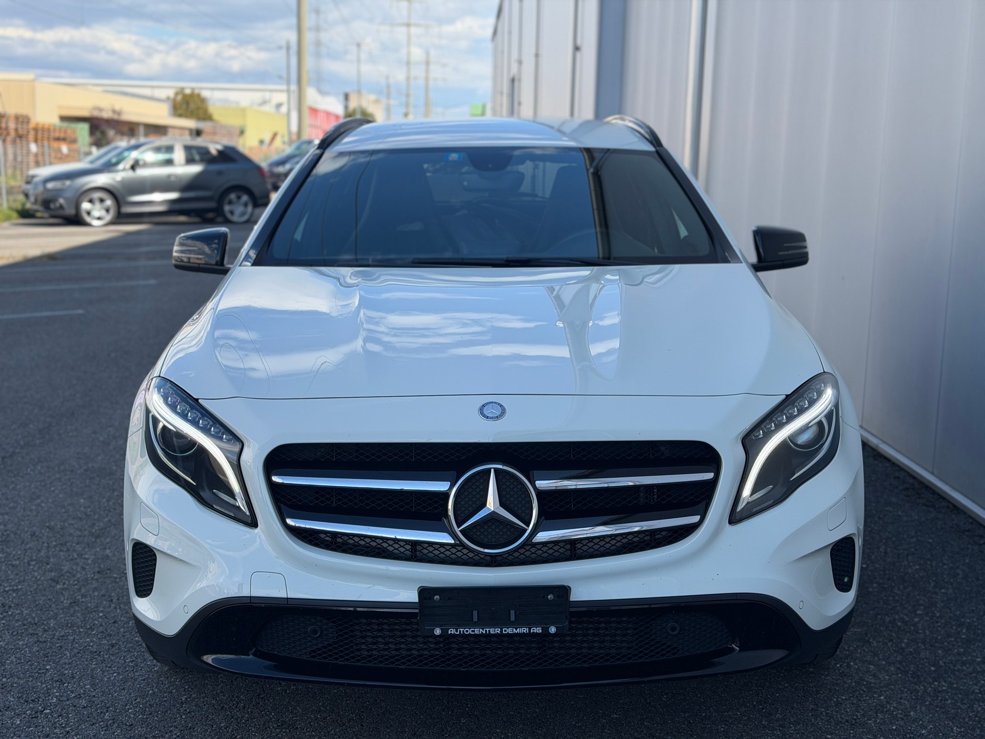 MERCEDES-BENZ GLA 200 7G-DCT-image-1