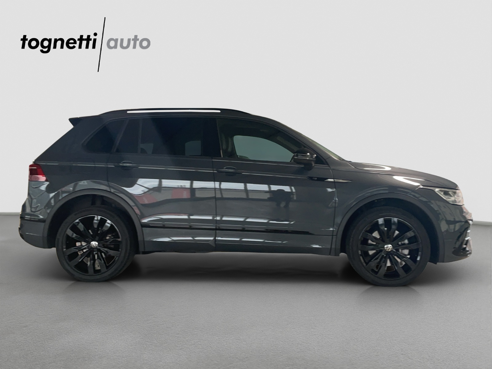 VW Tiguan 2.0 TDI SCR R-Line 4Motion DSG-image-2