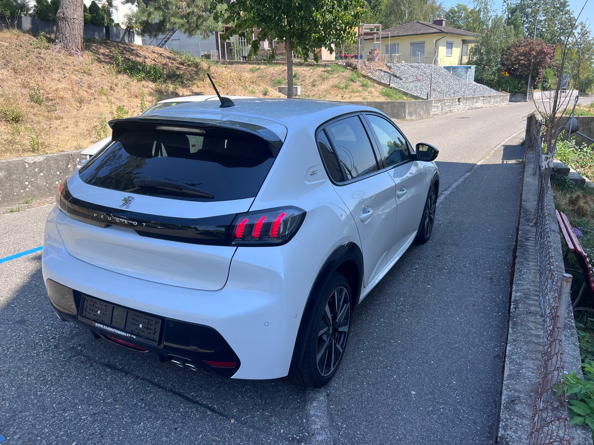 PEUGEOT 1.2 PureTech 130 GT Pack-image-3