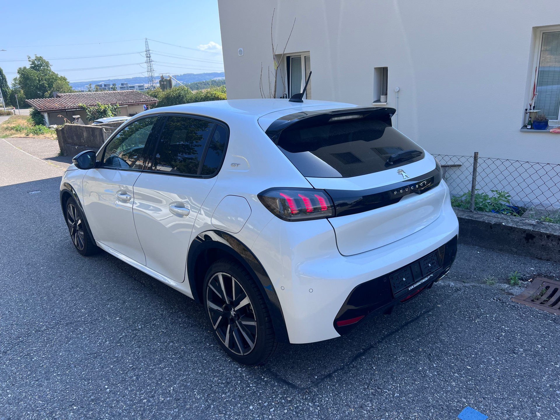 PEUGEOT 1.2 PureTech 130 GT Pack-image-2