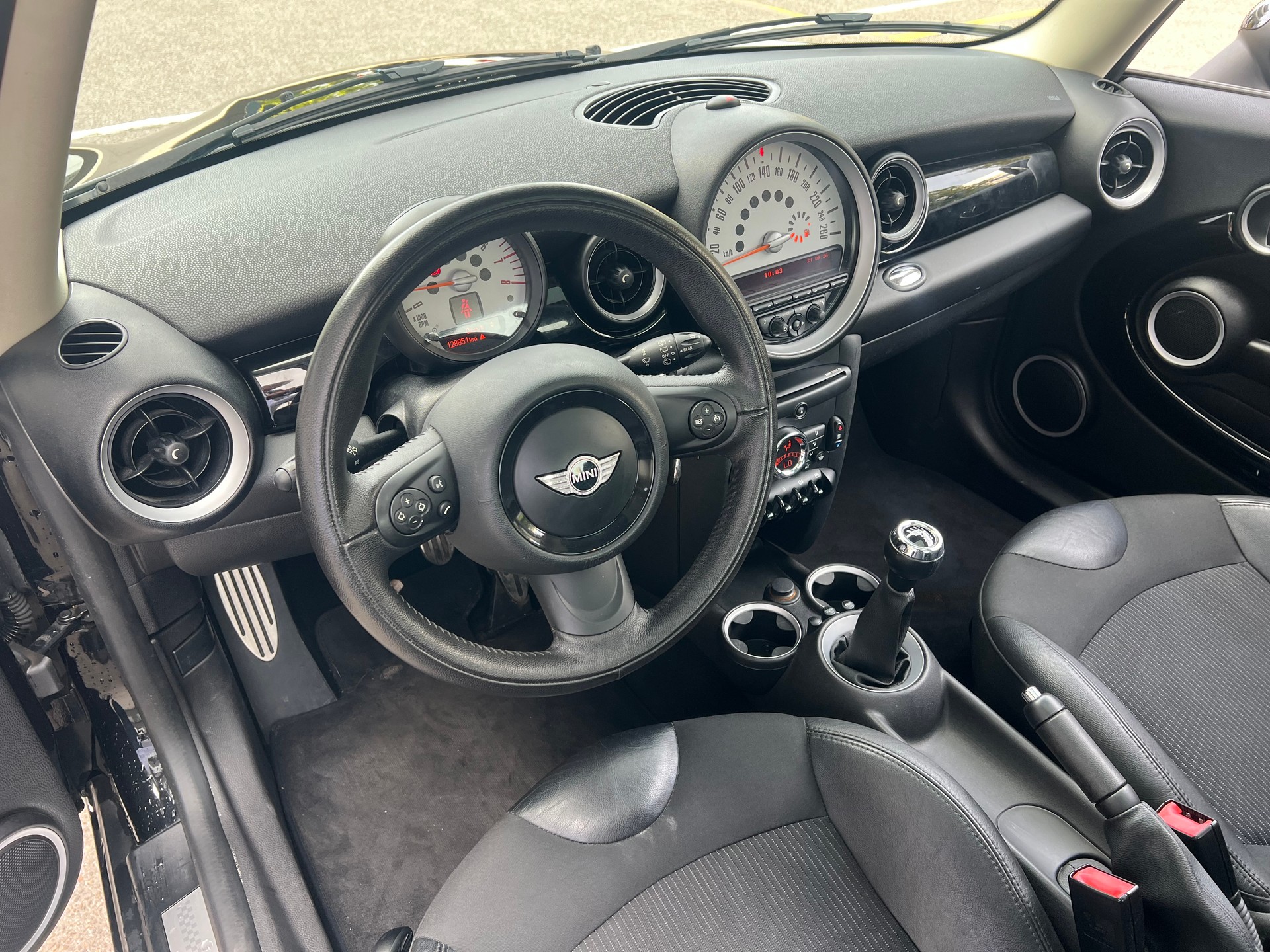MINI Cooper S-image-8