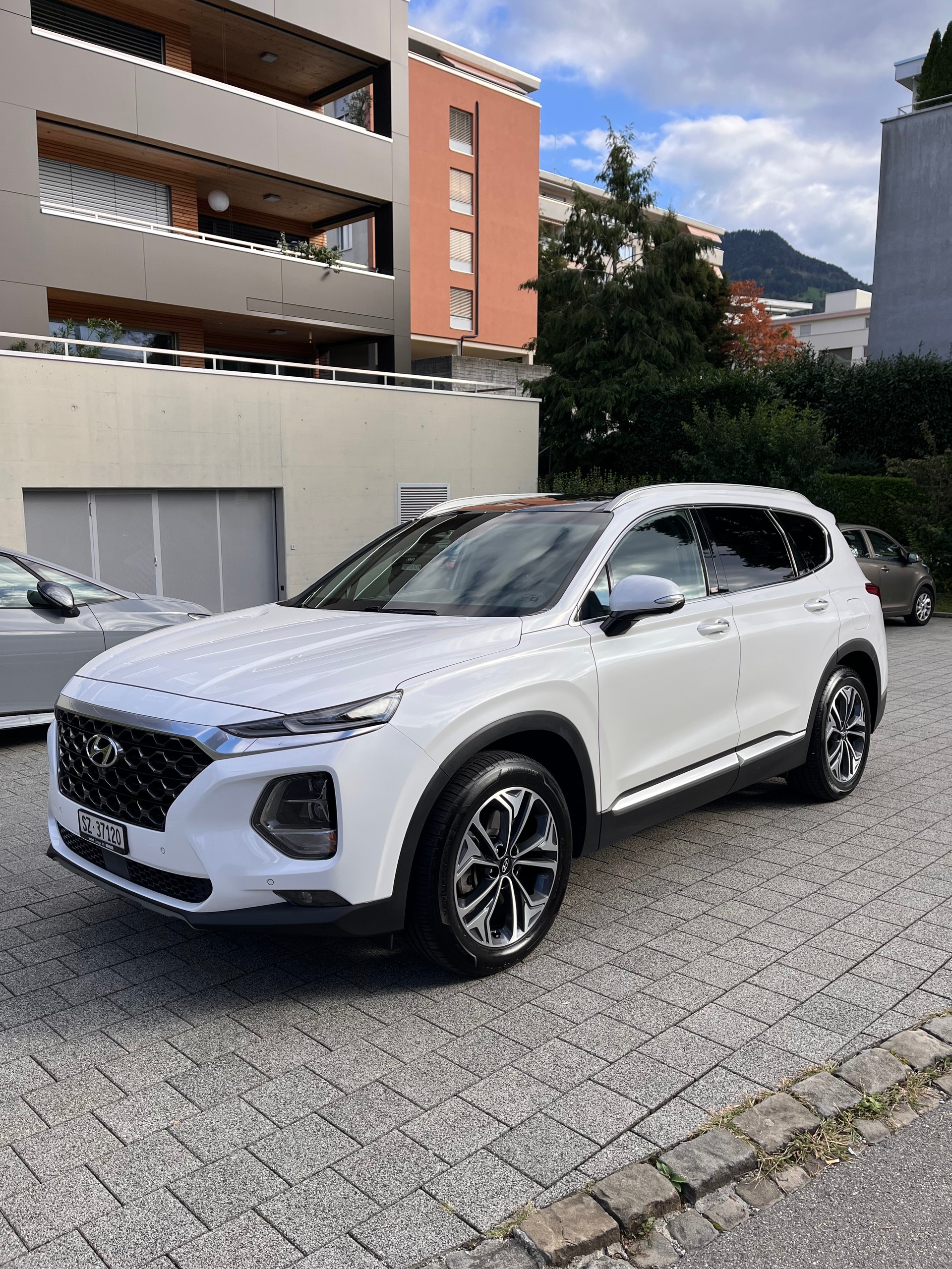 HYUNDAI 2.2 CRDi Vertex 7P-image-0