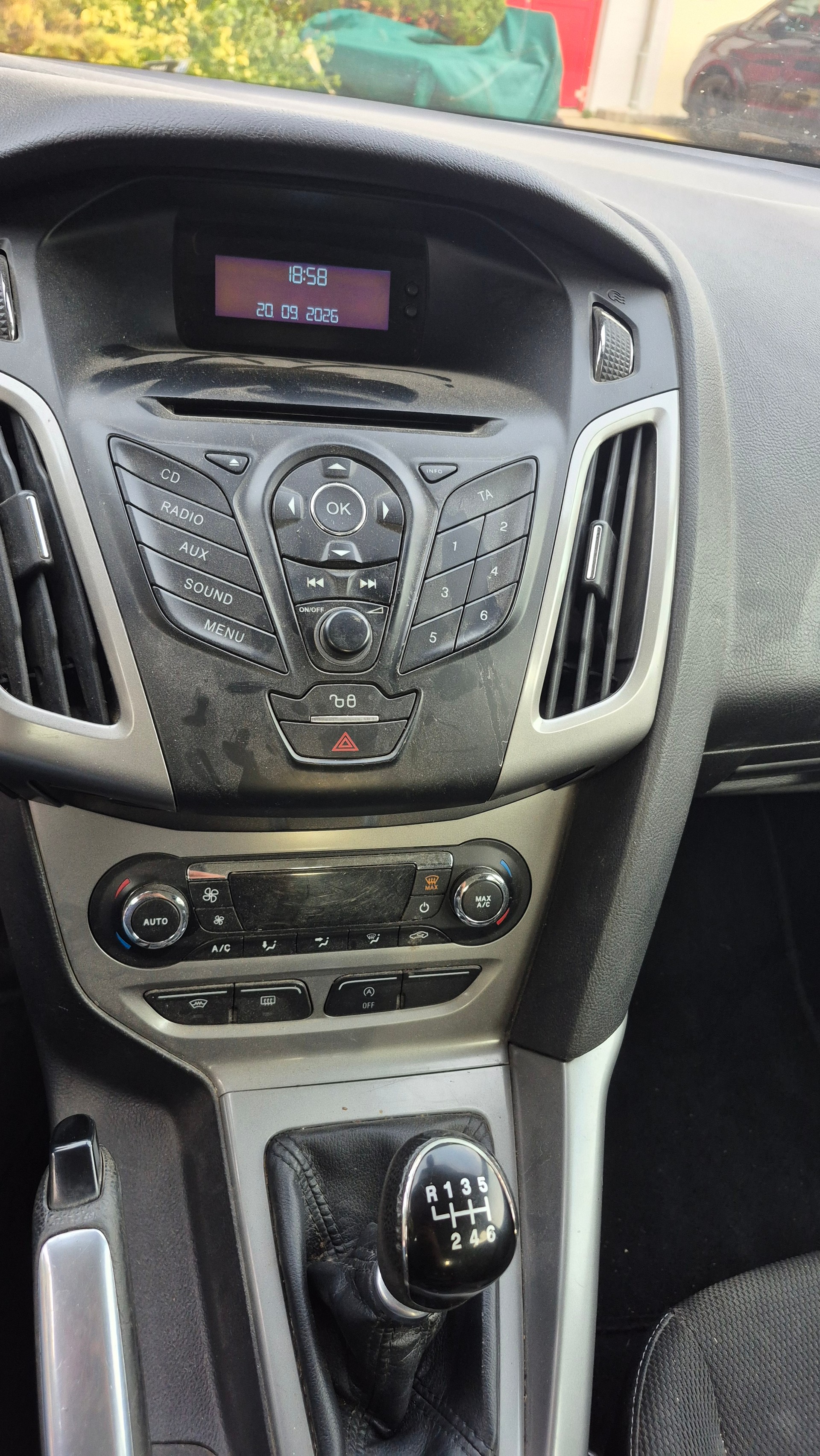 FORD Focus 1.6 TDCi Titanium-image-9