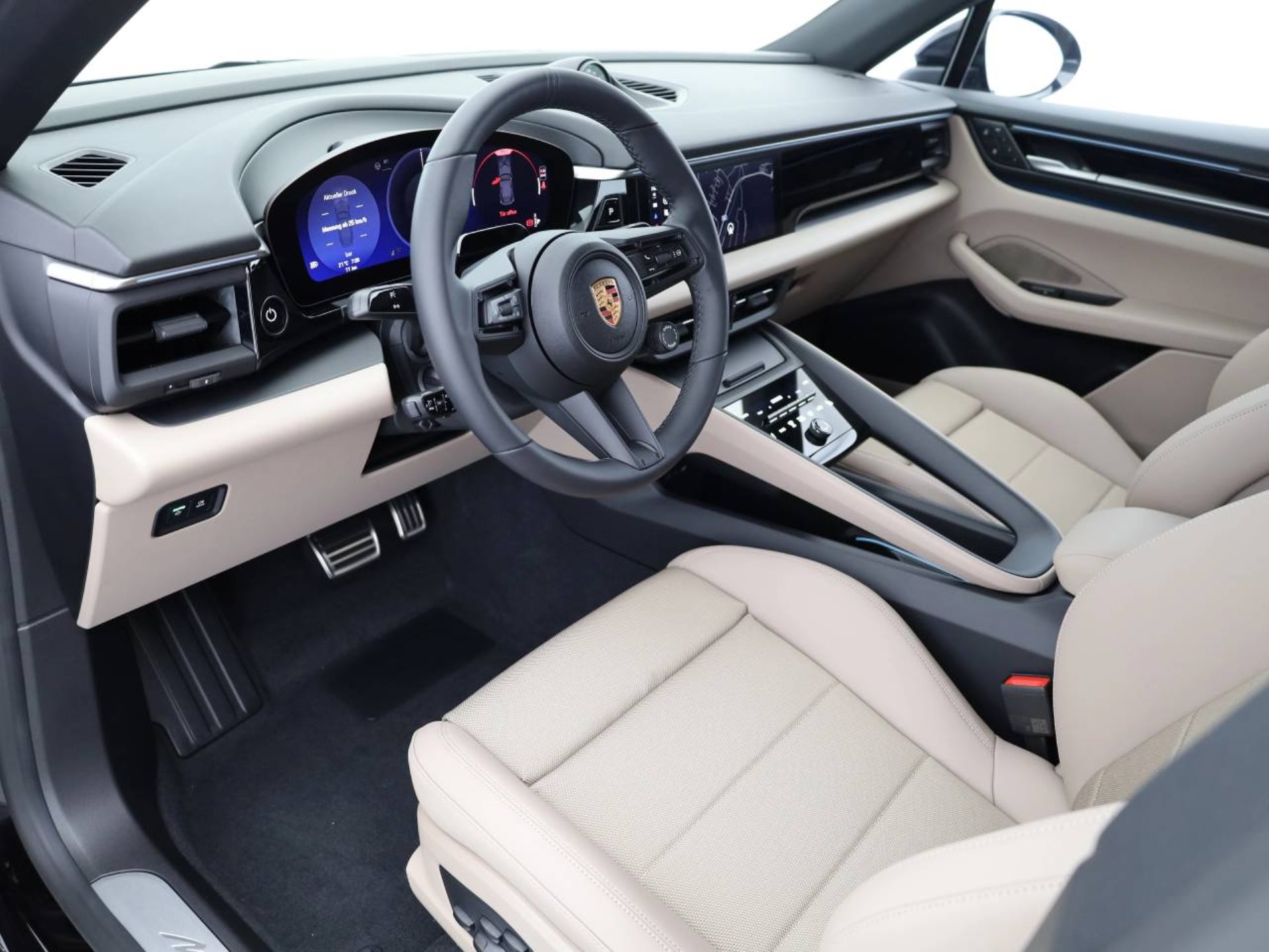 PORSCHE Macan 4S-showroom-element-3