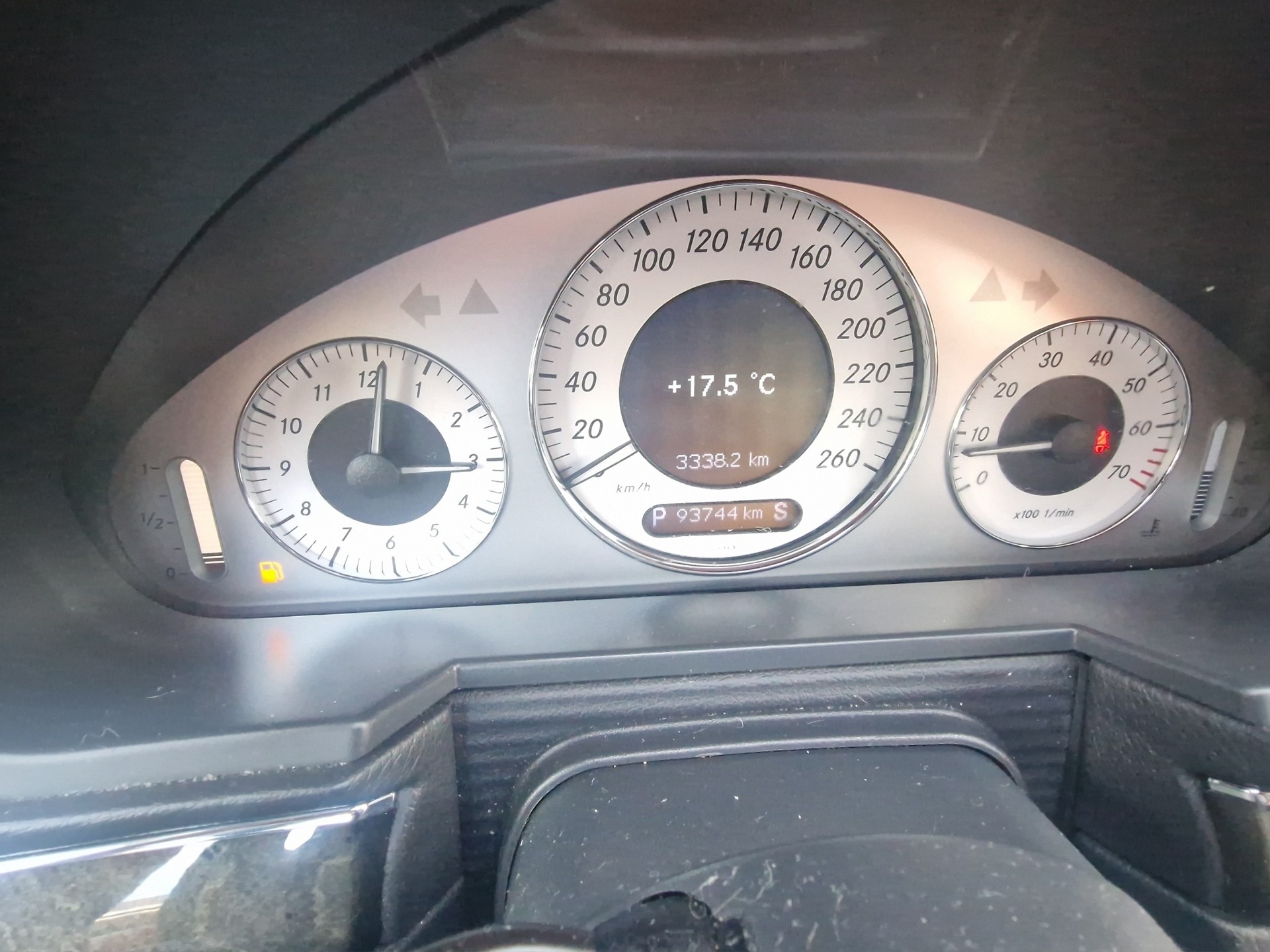 MERCEDES-BENZ E 200 Kompressor Elégance-image-11