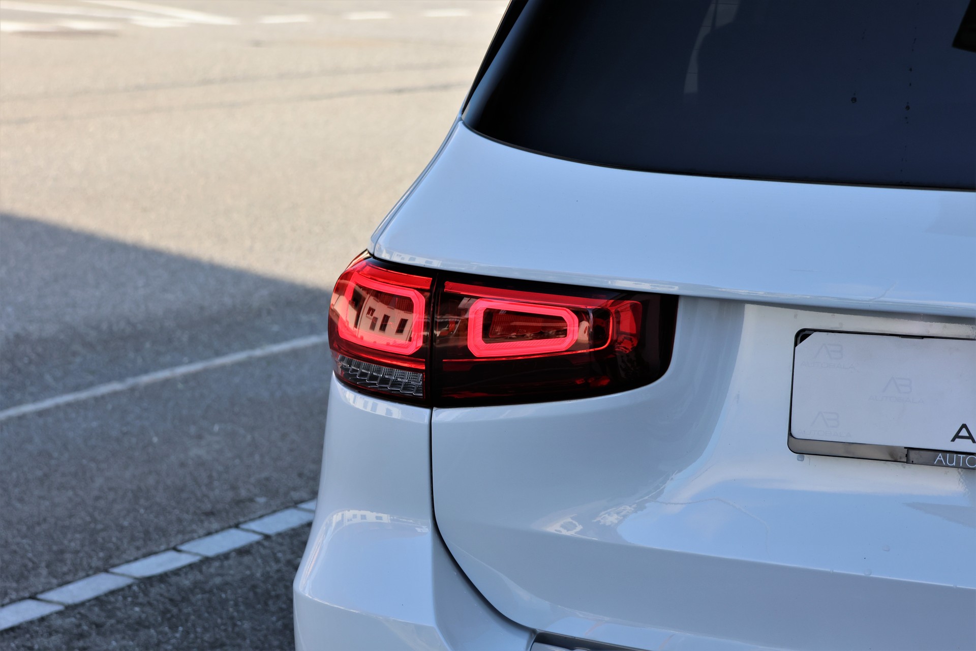 MERCEDES-BENZ GLB 200 d 4Matic AMG Line 8G-Tronic (CH) 7 Plätzer-image-5