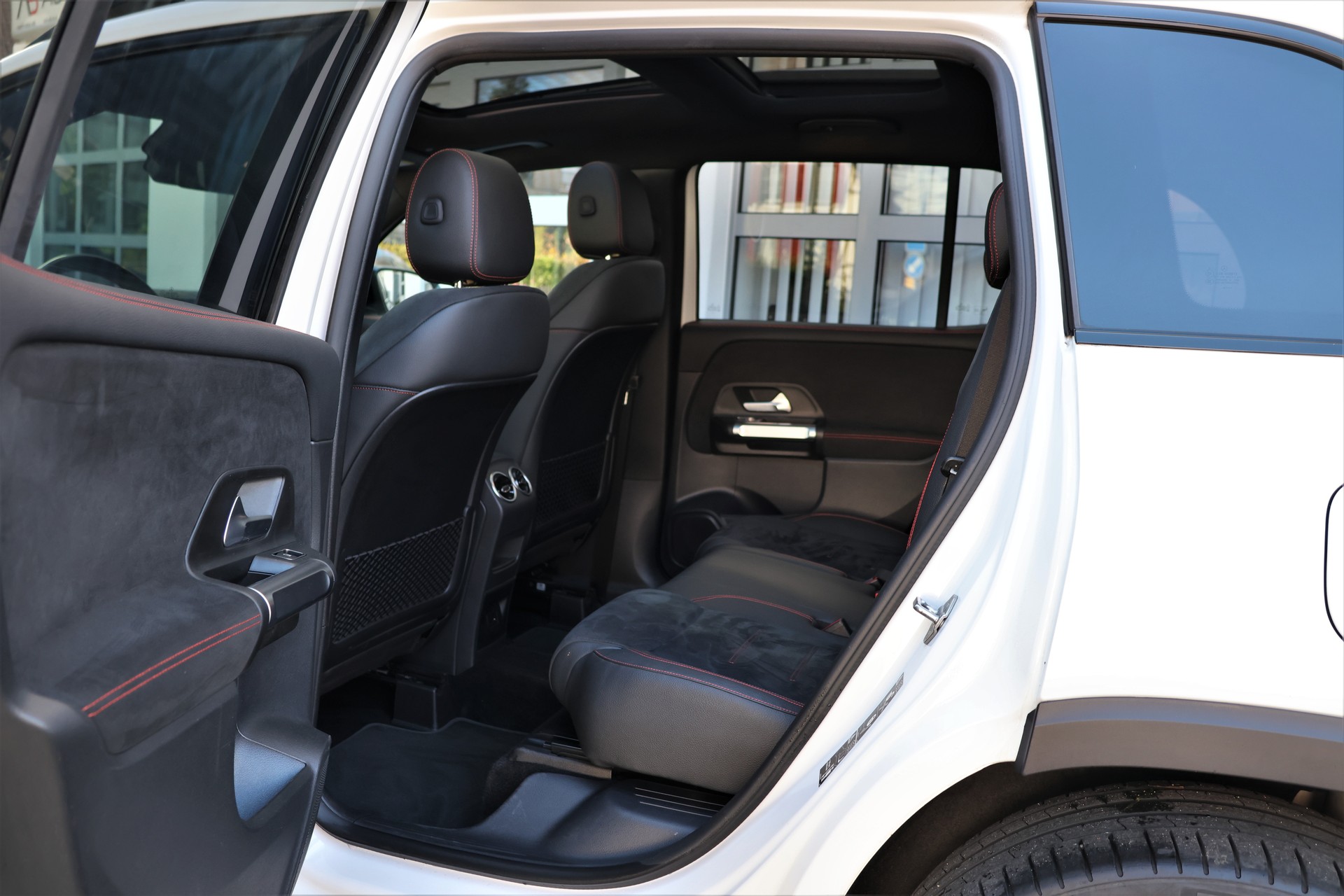 MERCEDES-BENZ GLB 200 d 4Matic AMG Line 8G-Tronic (CH) 7 Plätzer-image-13