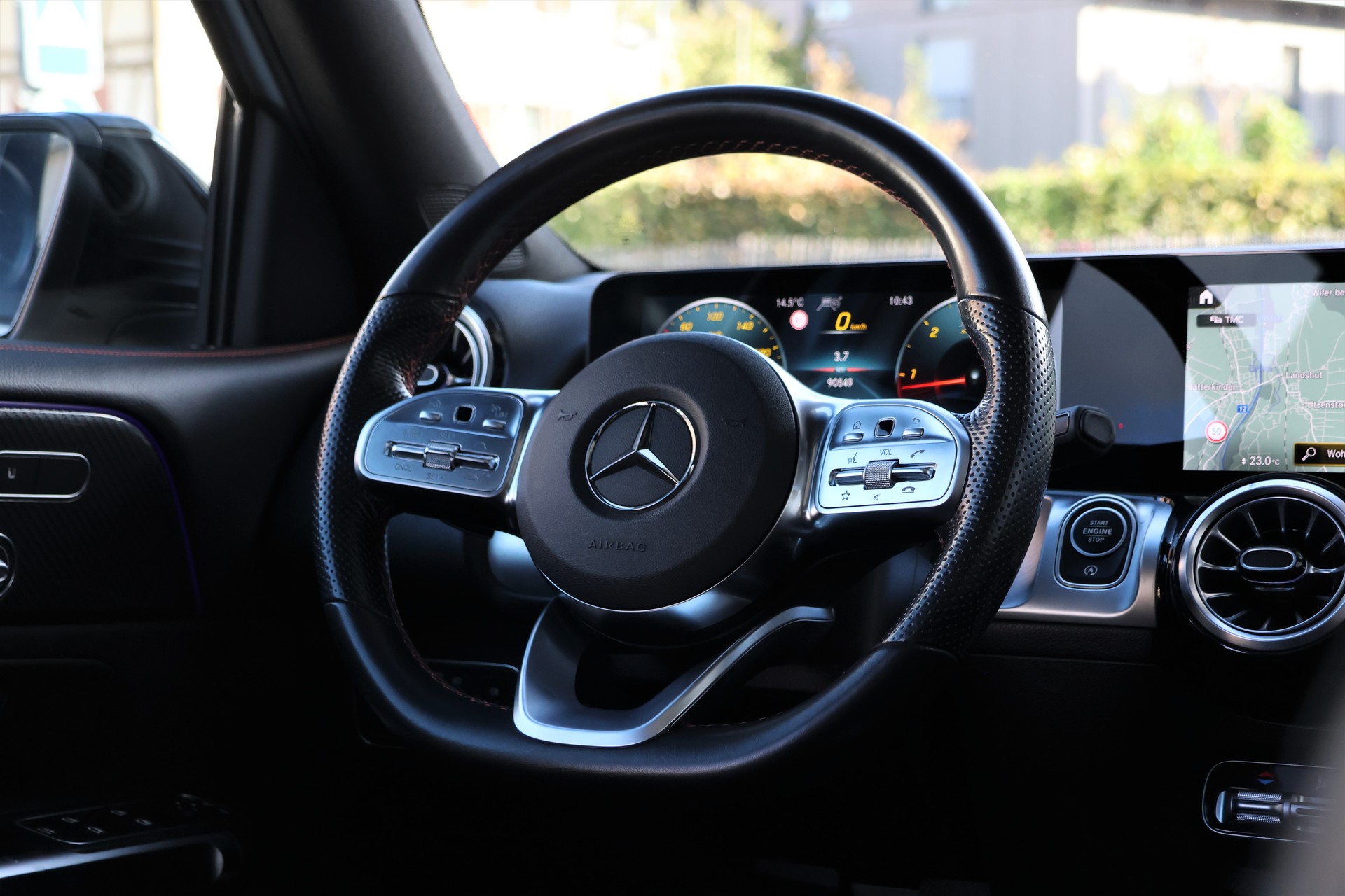 MERCEDES-BENZ GLB 200 d 4Matic AMG Line 8G-Tronic (CH) 7 Plätzer-image-16