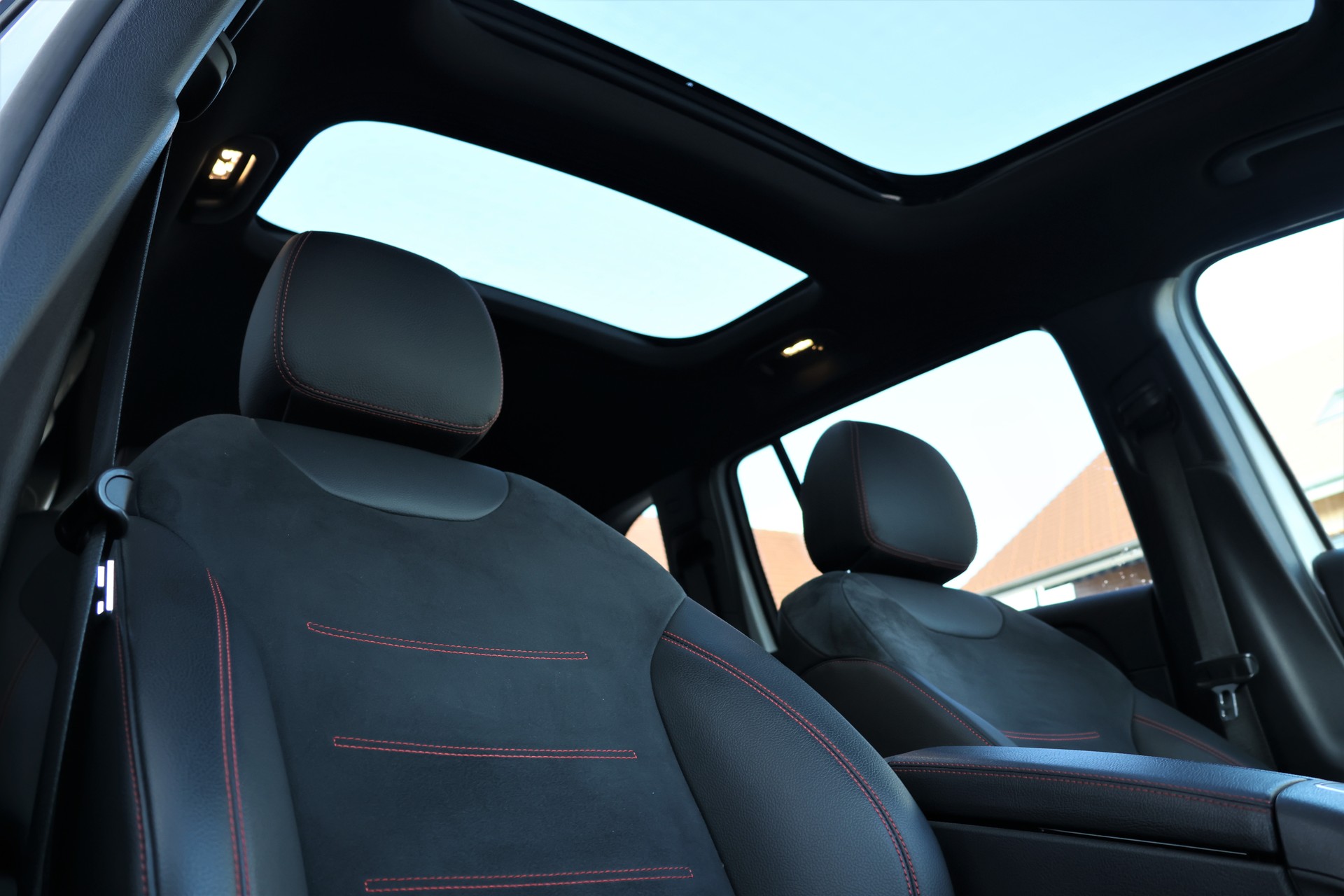 MERCEDES-BENZ GLB 200 d 4Matic AMG Line 8G-Tronic (CH) 7 Plätzer-image-21
