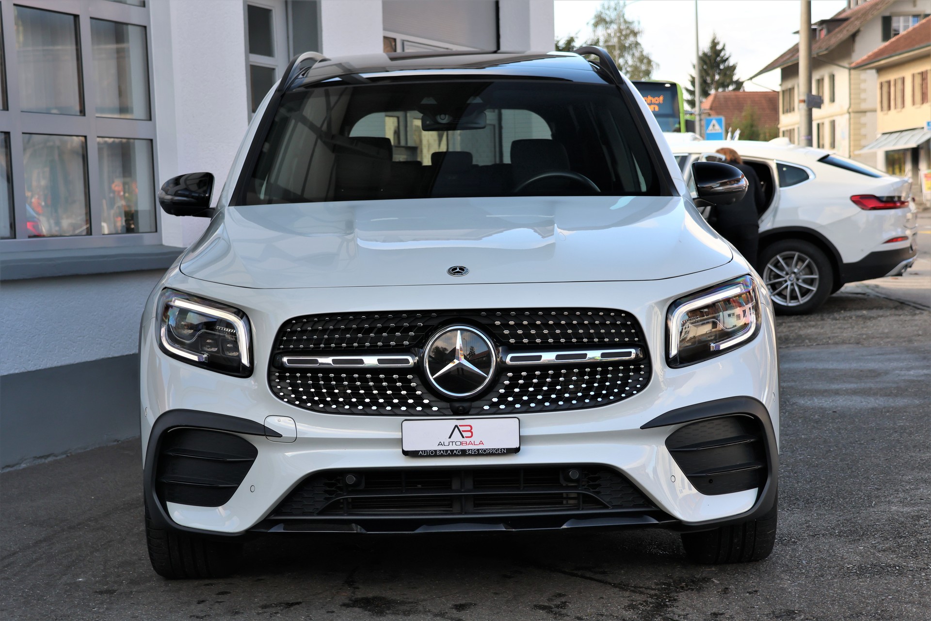 MERCEDES-BENZ GLB 200 d 4Matic AMG Line 8G-Tronic (CH) 7 Plätzer-image-1