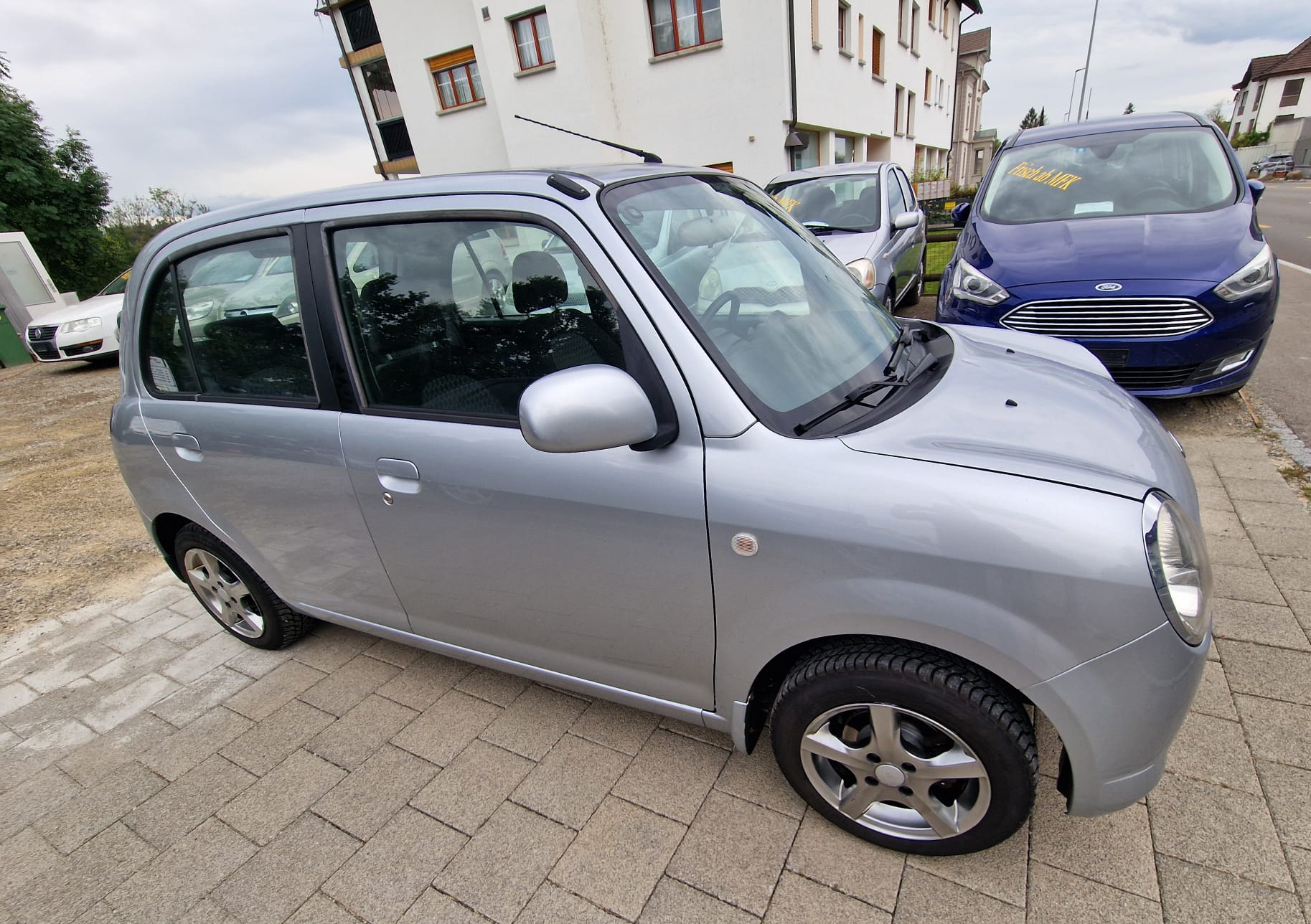 DAIHATSU Trevis 1.0-image-2