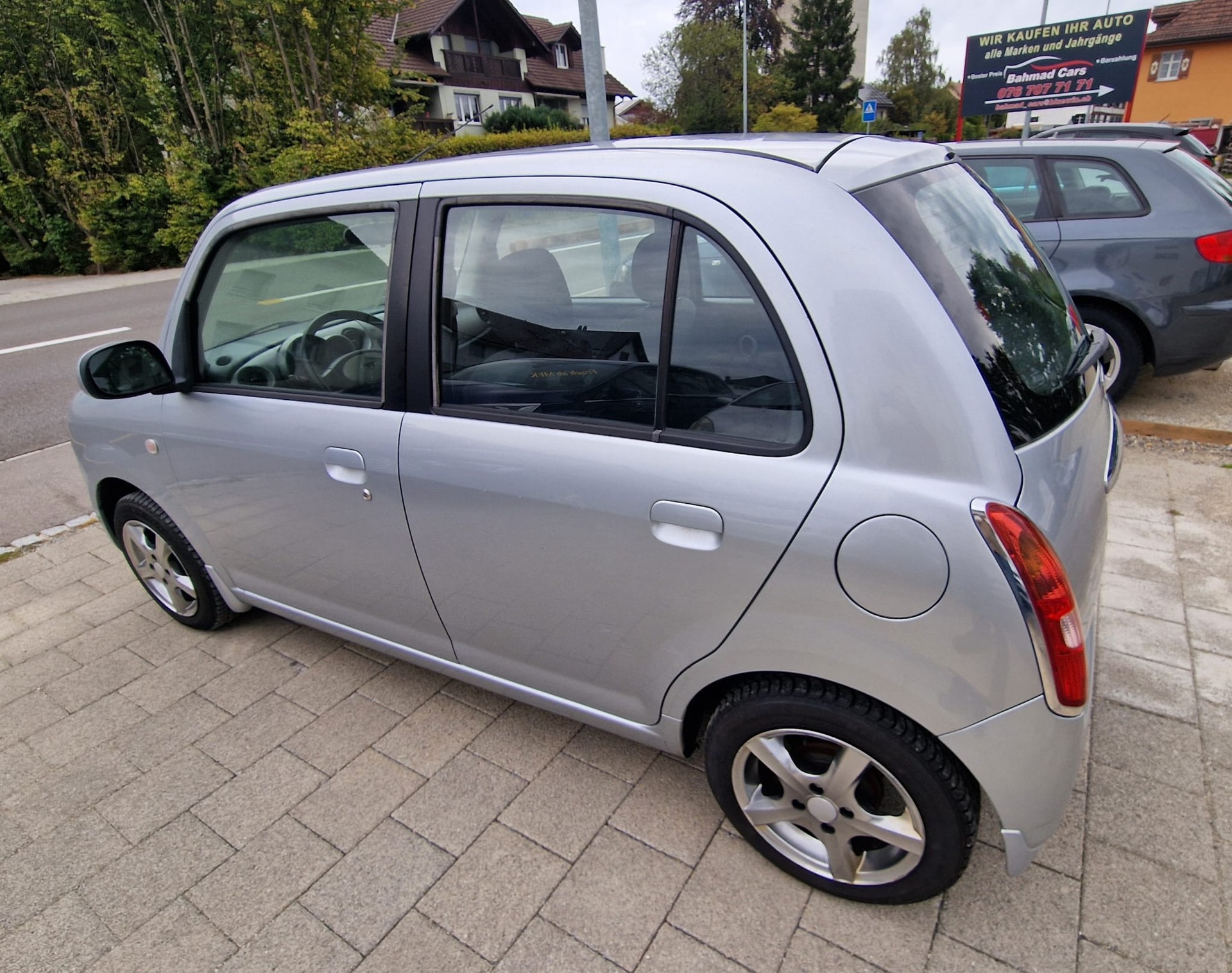 DAIHATSU Trevis 1.0-image-6