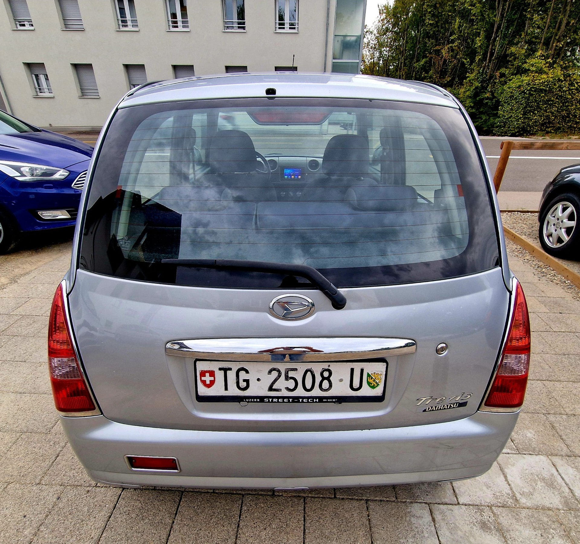 DAIHATSU Trevis 1.0-image-3