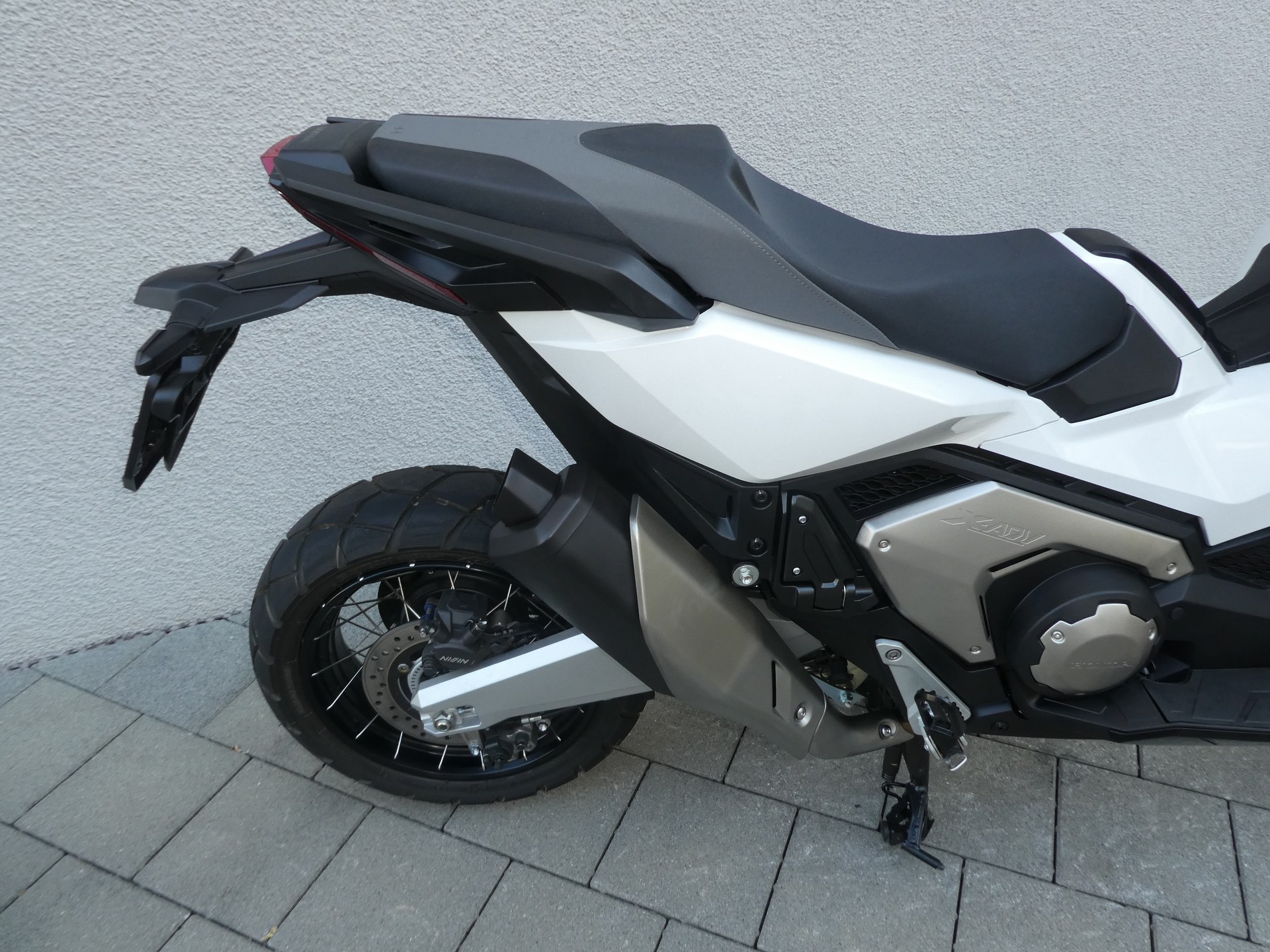 HONDA X-ADV 750 (35kW) und 43.1 KW-showroom-element-3