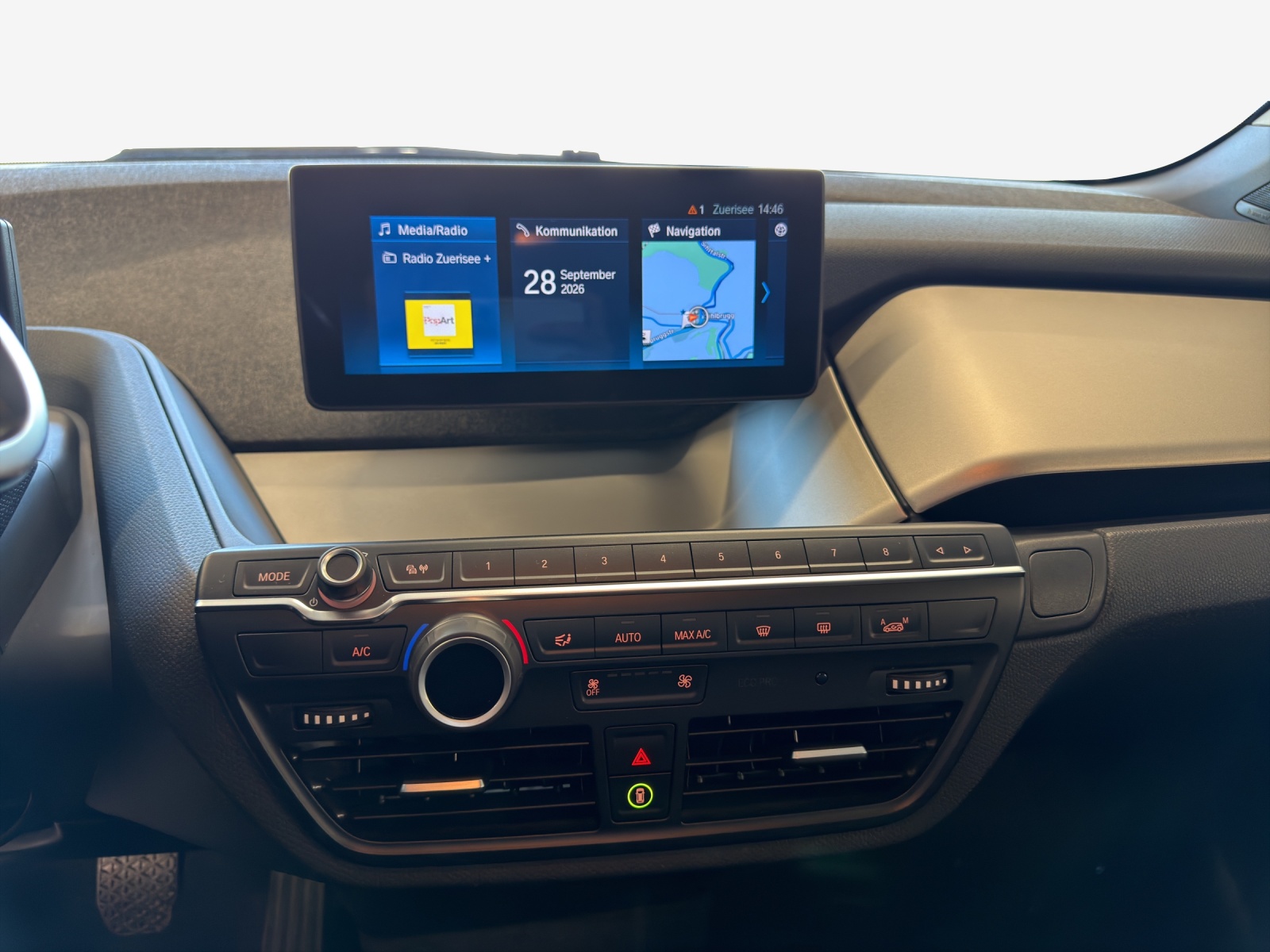 BMW i3 (94Ah)-image-10