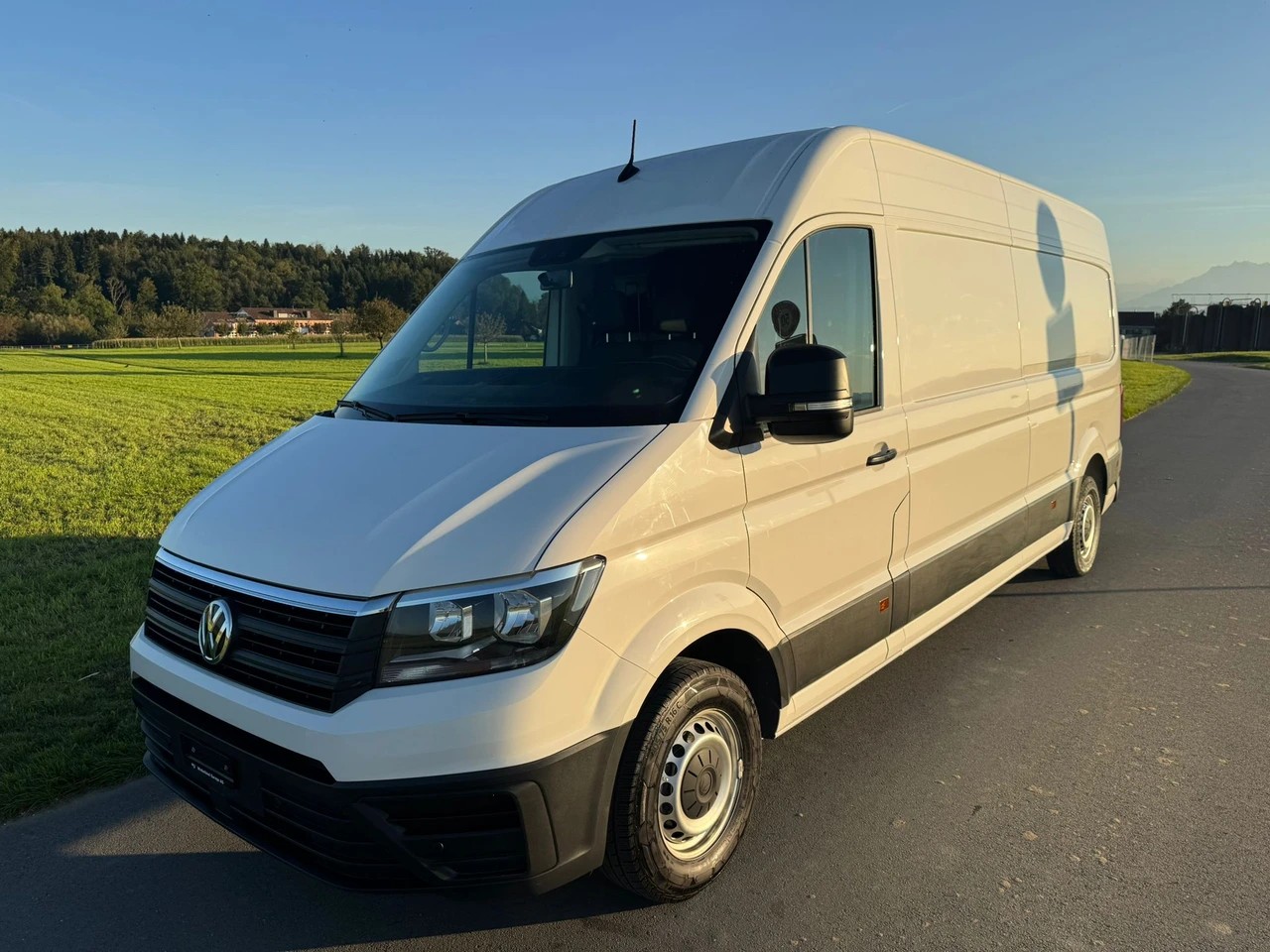 VW Crafter 35 2.0 TDI L4 mit Hebebühne-image-1