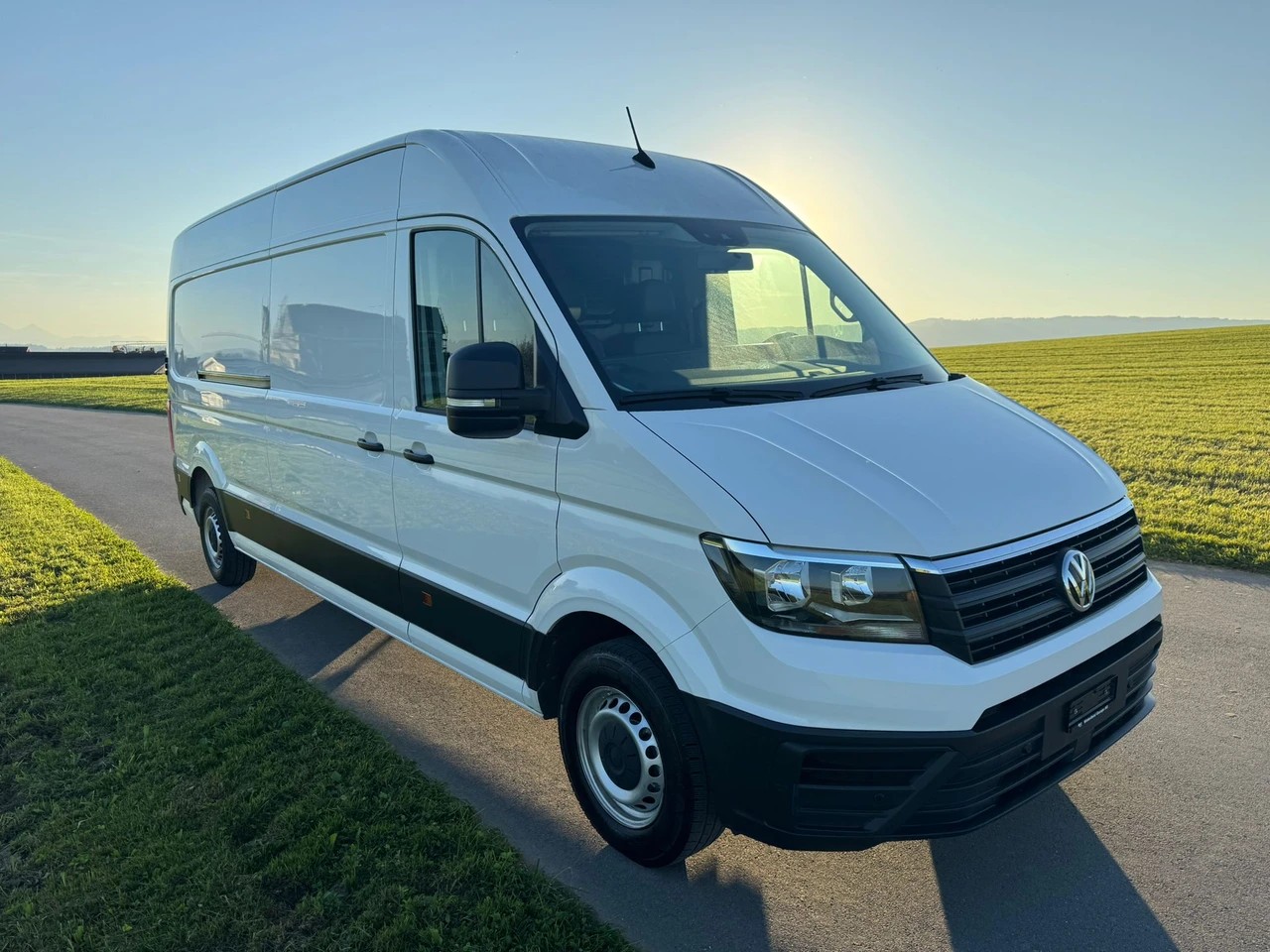 VW Crafter 35 2.0 TDI L4 mit Hebebühne-image-2