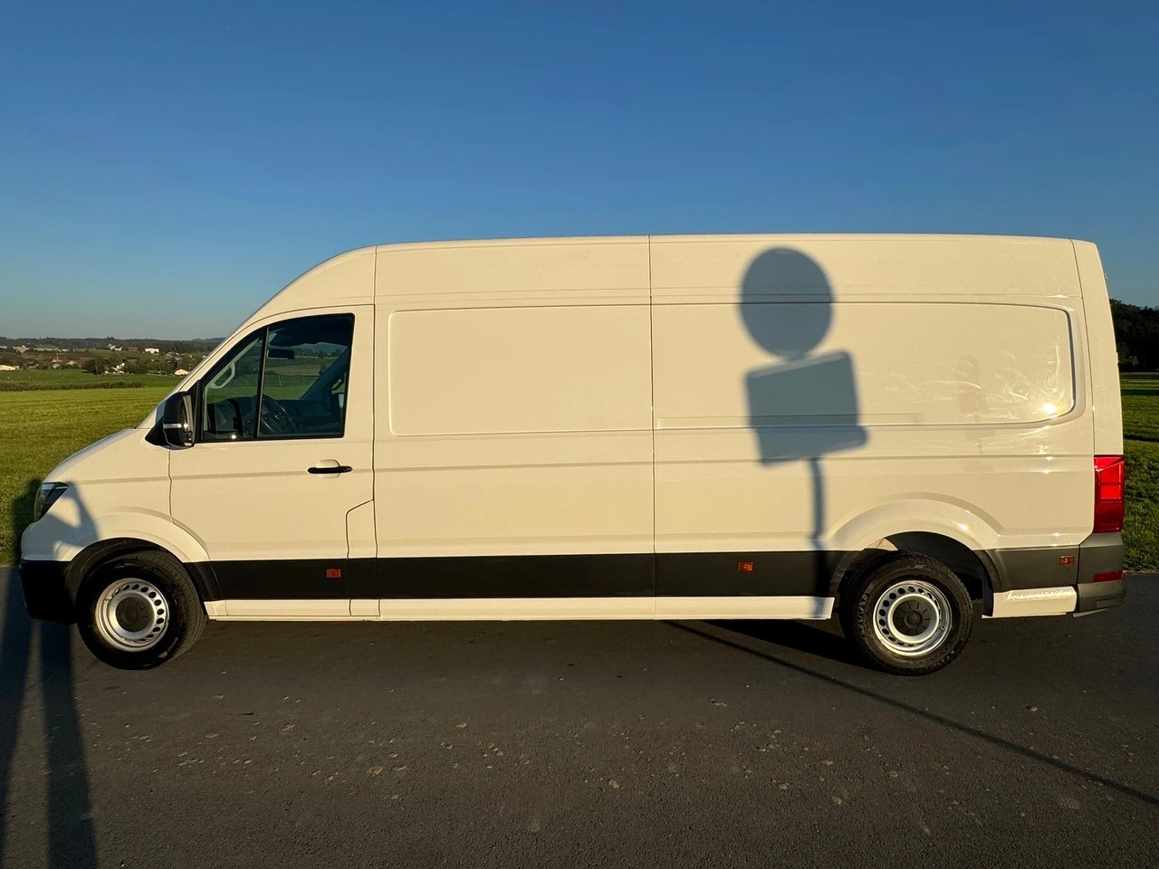VW Crafter 35 2.0 TDI L4 mit Hebebühne-image-3