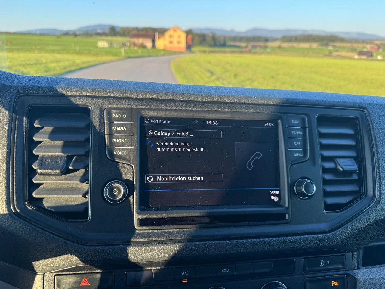 VW Crafter 35 2.0 TDI L4 mit Hebebühne-image-11