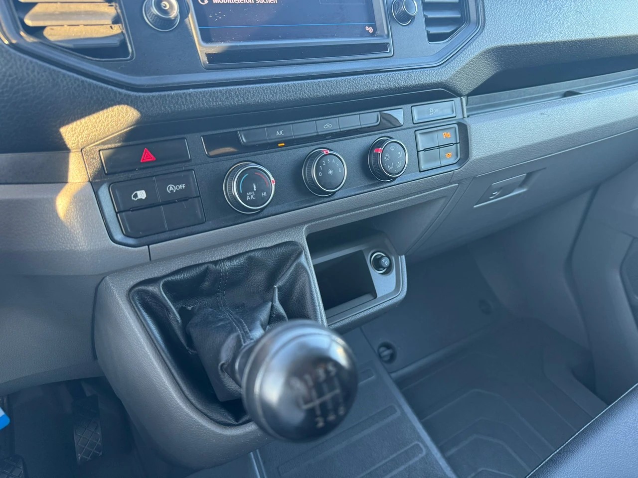 VW Crafter 35 2.0 TDI L4 mit Hebebühne-image-12
