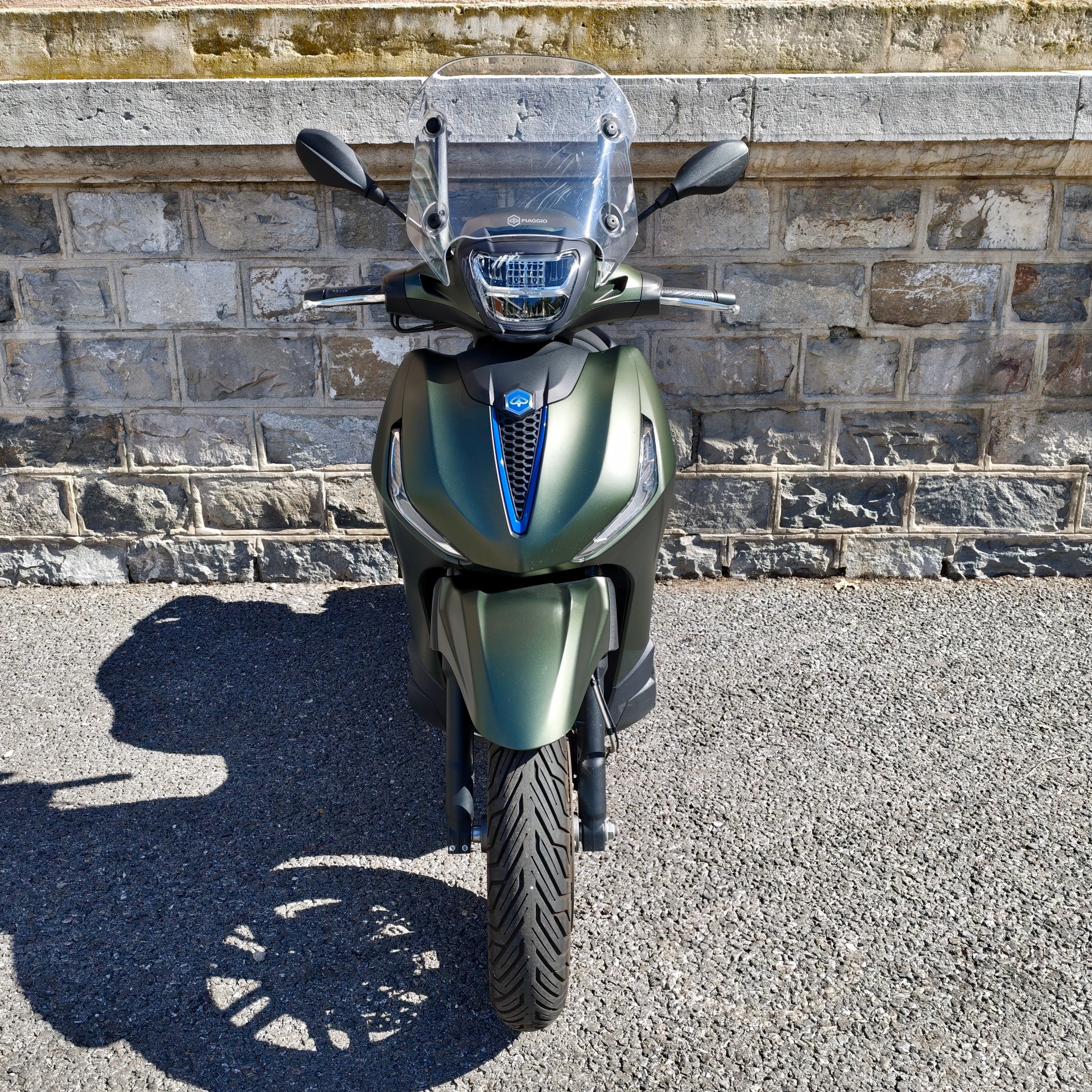 PIAGGIO Beverly 400 Sport E5+-showroom-element-1