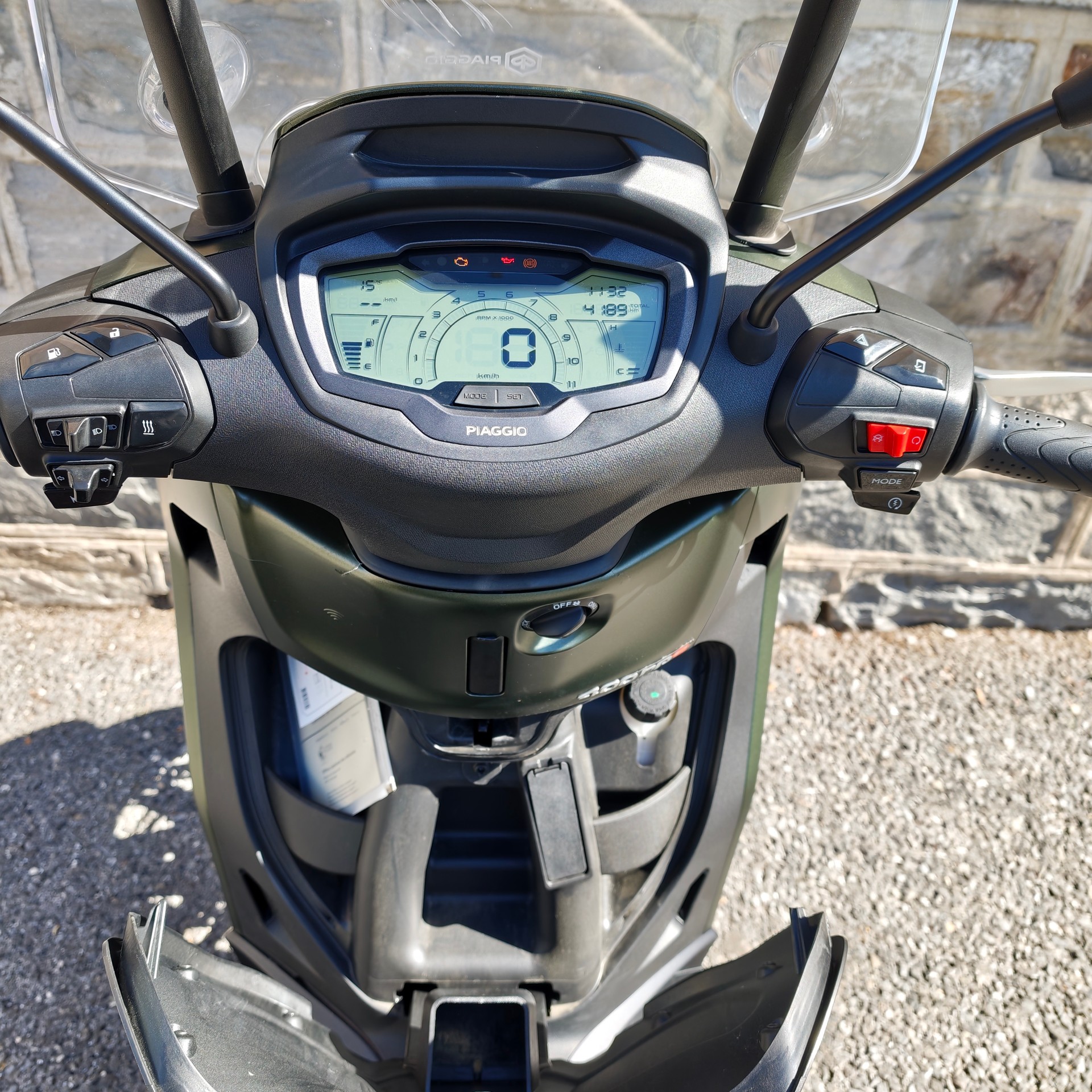 PIAGGIO Beverly 400 Sport E5+-image-4