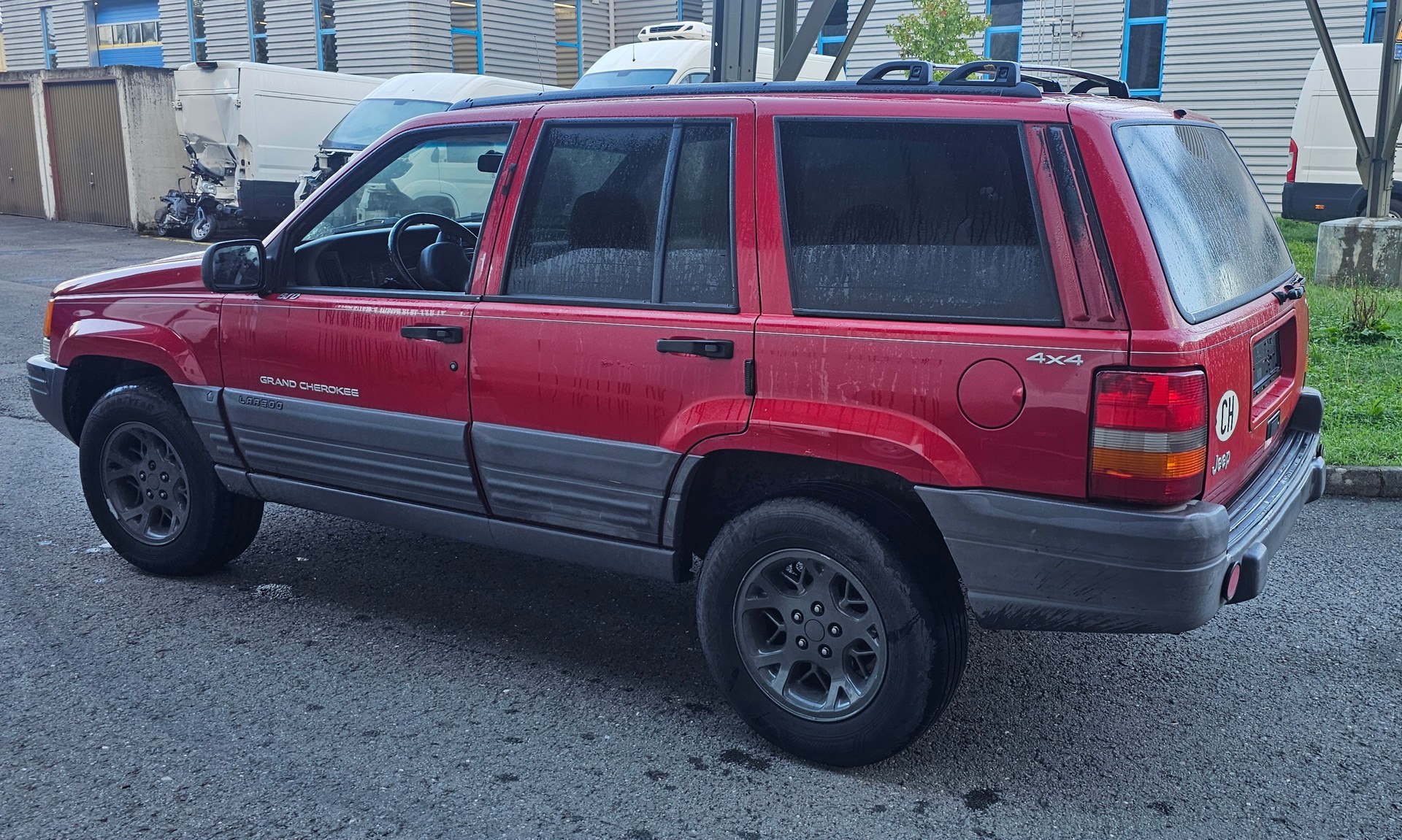 JEEP Grand Cherokee 4.0 Laredo Automatic-image-3