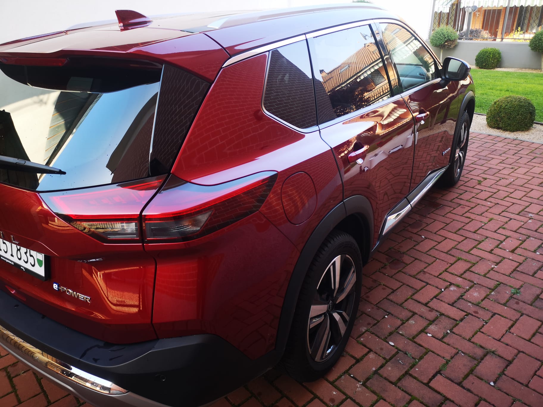 NISSAN 1.5 VC-T Tekna e-4orce-image-1