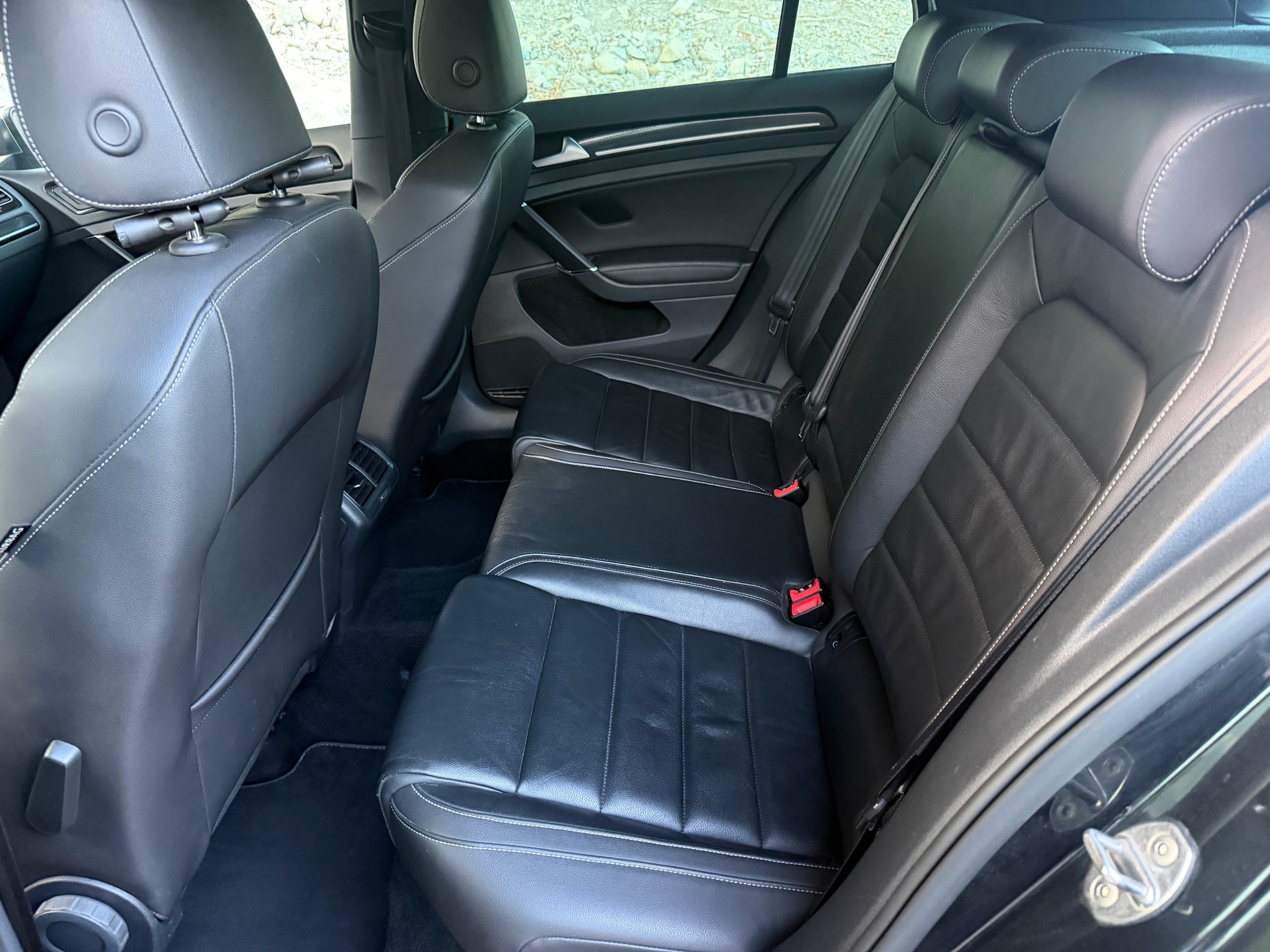 VW Golf 2.0 TSI R 4Motion DSG-image-10