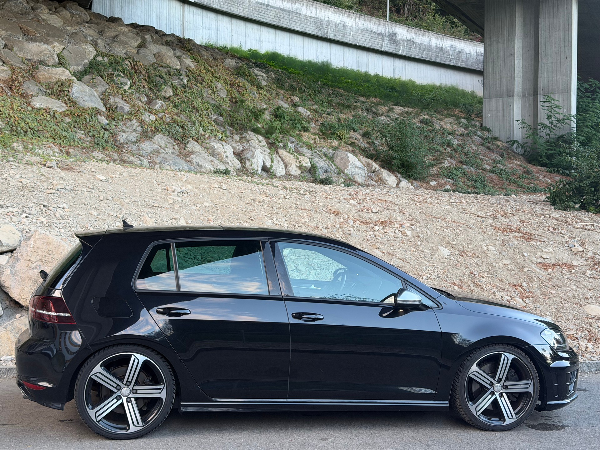 VW Golf 2.0 TSI R 4Motion DSG-image-5