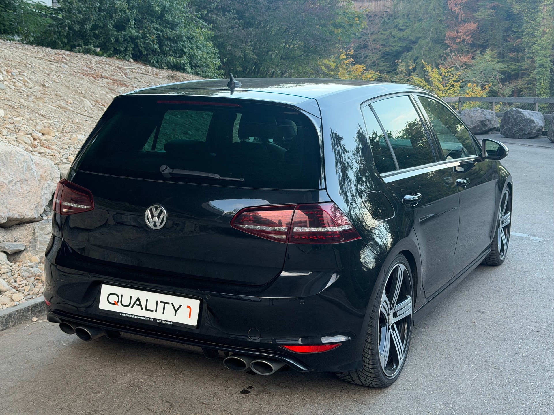 VW Golf 2.0 TSI R 4Motion DSG-image-3