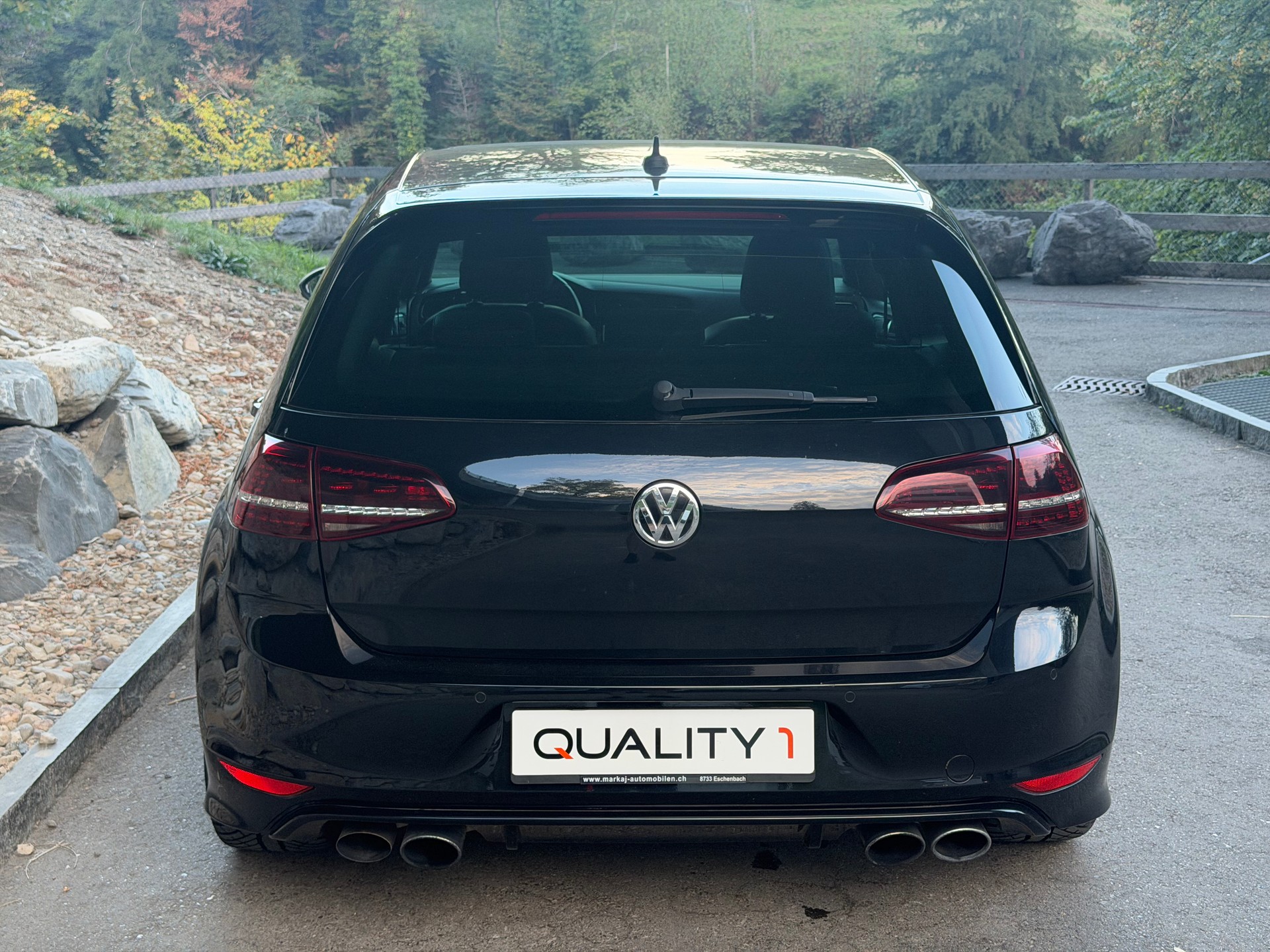 VW Golf 2.0 TSI R 4Motion DSG-image-4