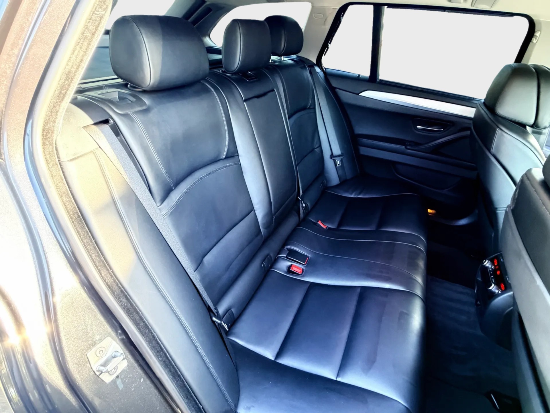 BMW 530d xDrive Touring Steptronic-image-28