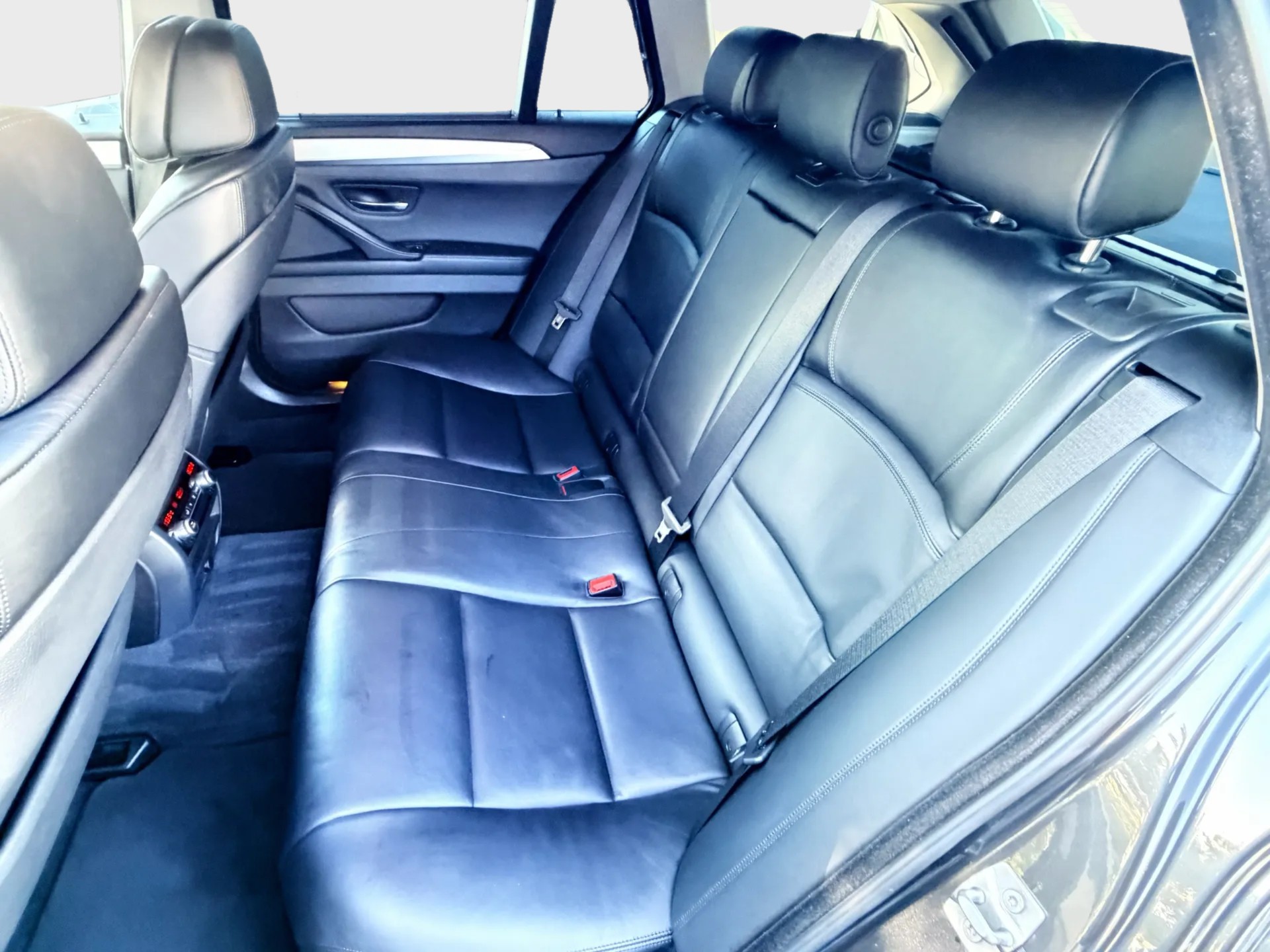 BMW 530d xDrive Touring Steptronic-image-29