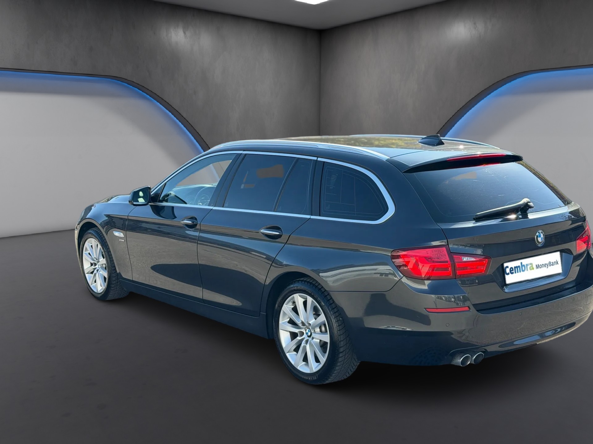 BMW 530d xDrive Touring Steptronic-image-5