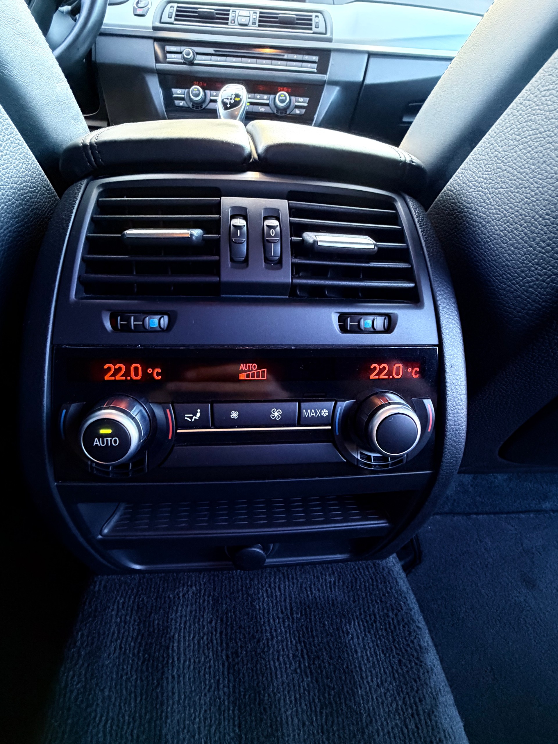 BMW 530d xDrive Touring Steptronic-image-24
