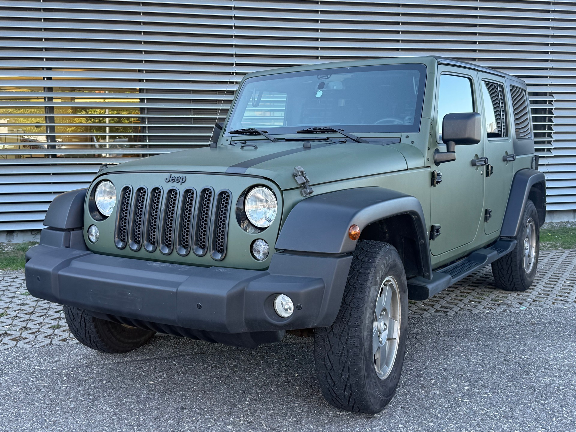 JEEP Wrangler 2.8CRD Unlimited Rubicon Automatic-image-5