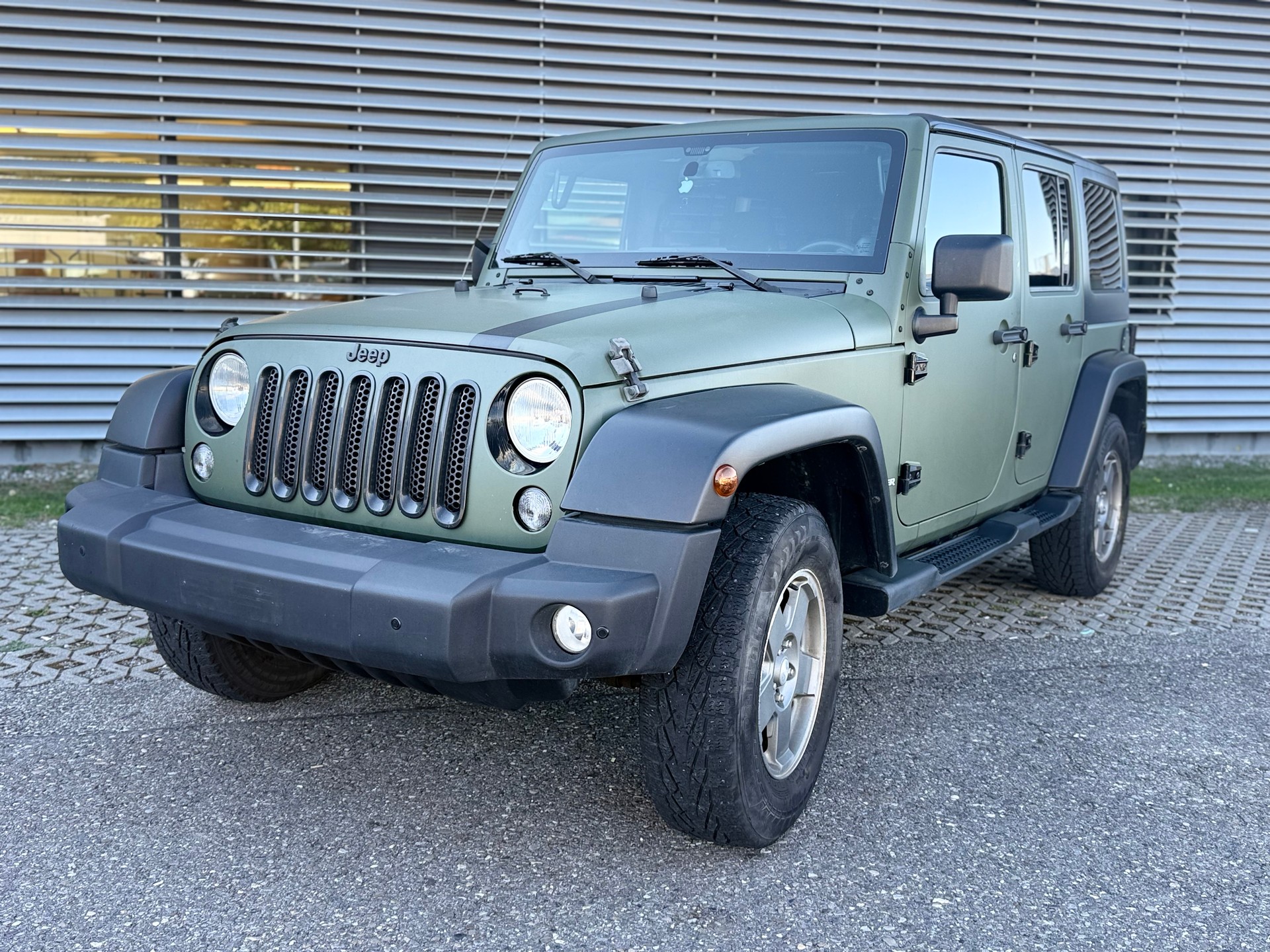 JEEP Wrangler 2.8CRD Unlimited Rubicon Automatic-image-9