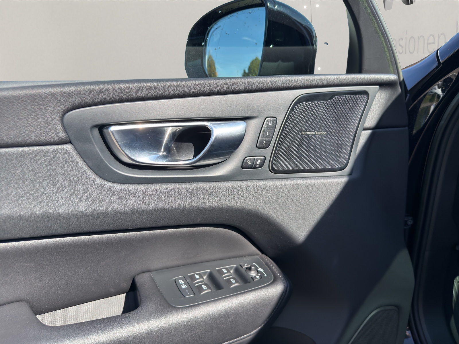VOLVO XC60 2.0 T8 TE Ultimate Bright eAWD-image-16